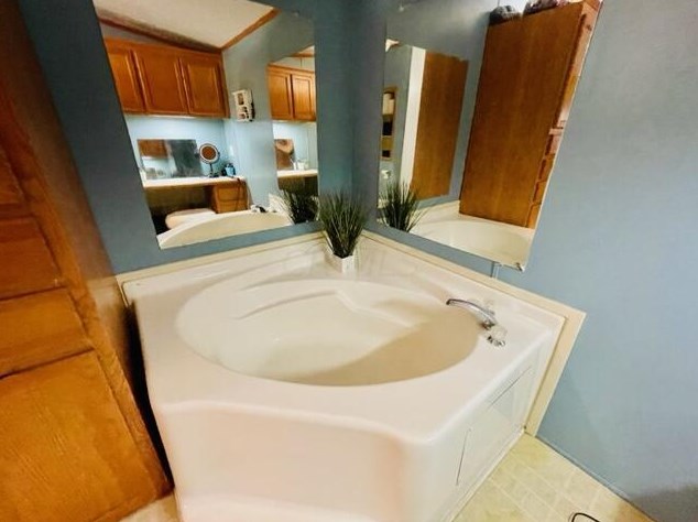 453 Newark Ave, Thornville OH  43076-9352 exterior