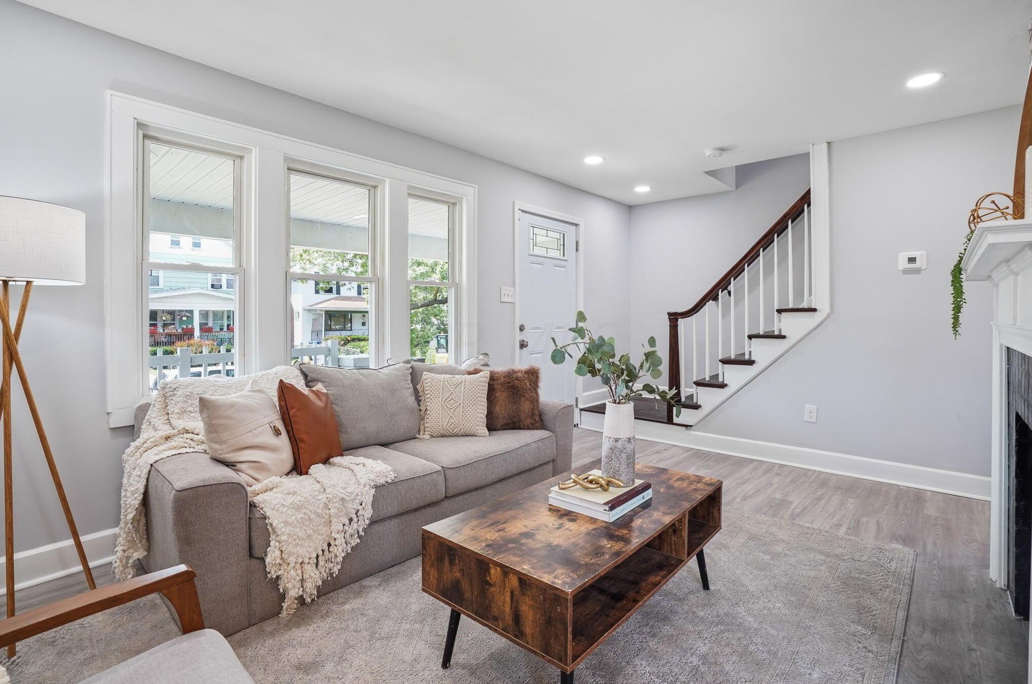 1176 Sidney St, Columbus OH  43201-2954 exterior