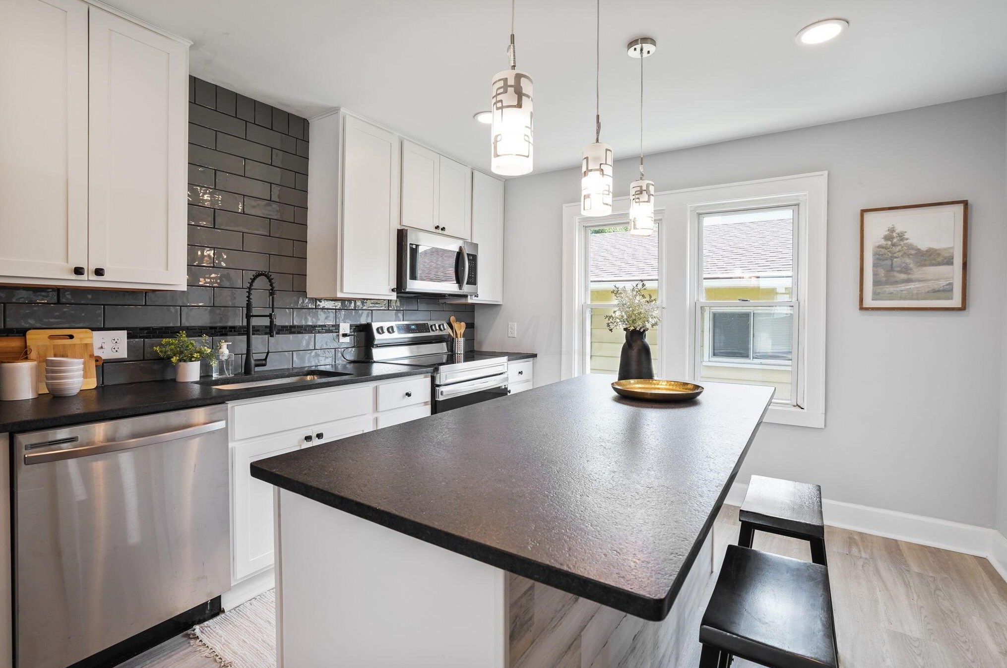 1176 Sidney St, Columbus OH  43201-2954 exterior