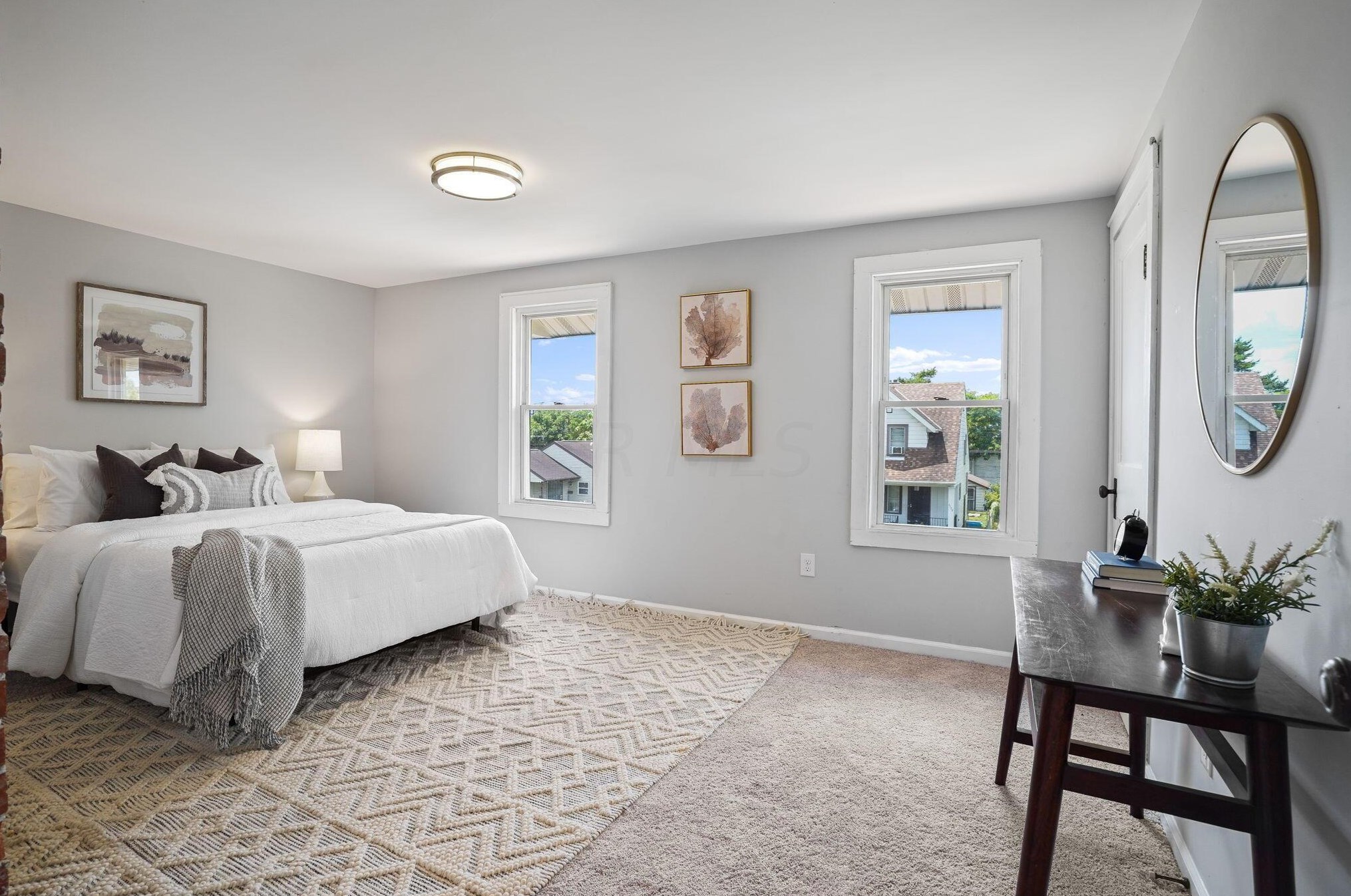 1176 Sidney St, Columbus OH  43201-2954 exterior