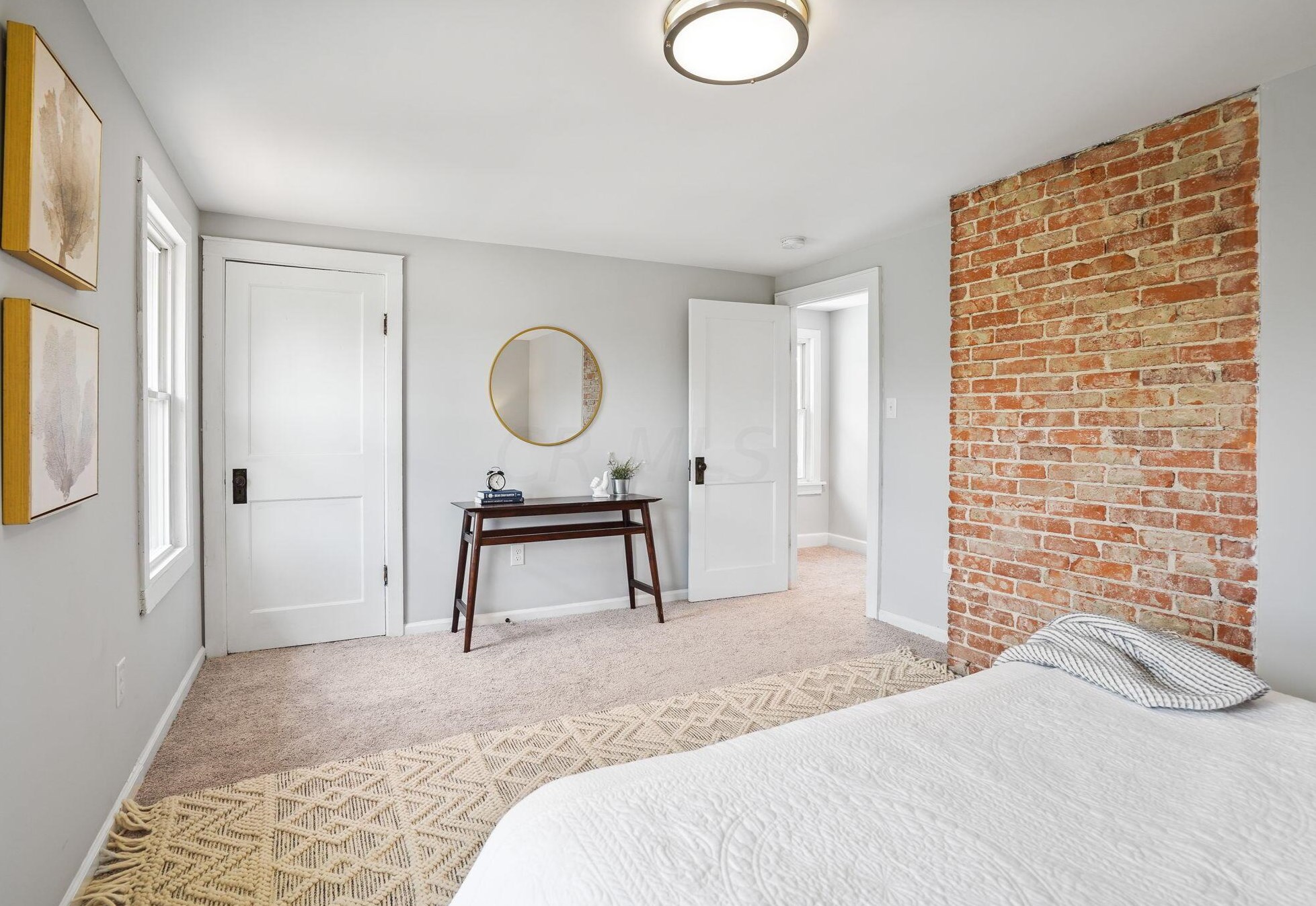 1176 Sidney St, Columbus OH  43201-2954 exterior