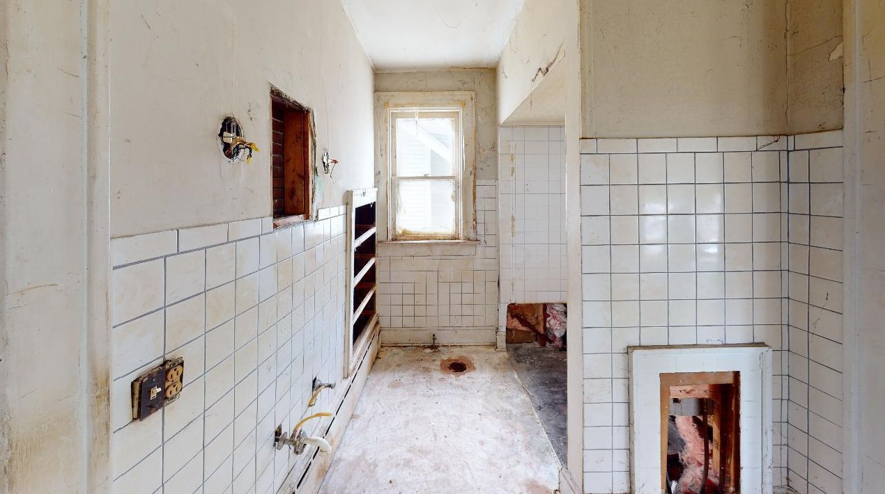 2494 4th St, Columbus OH 43202-2743 exterior