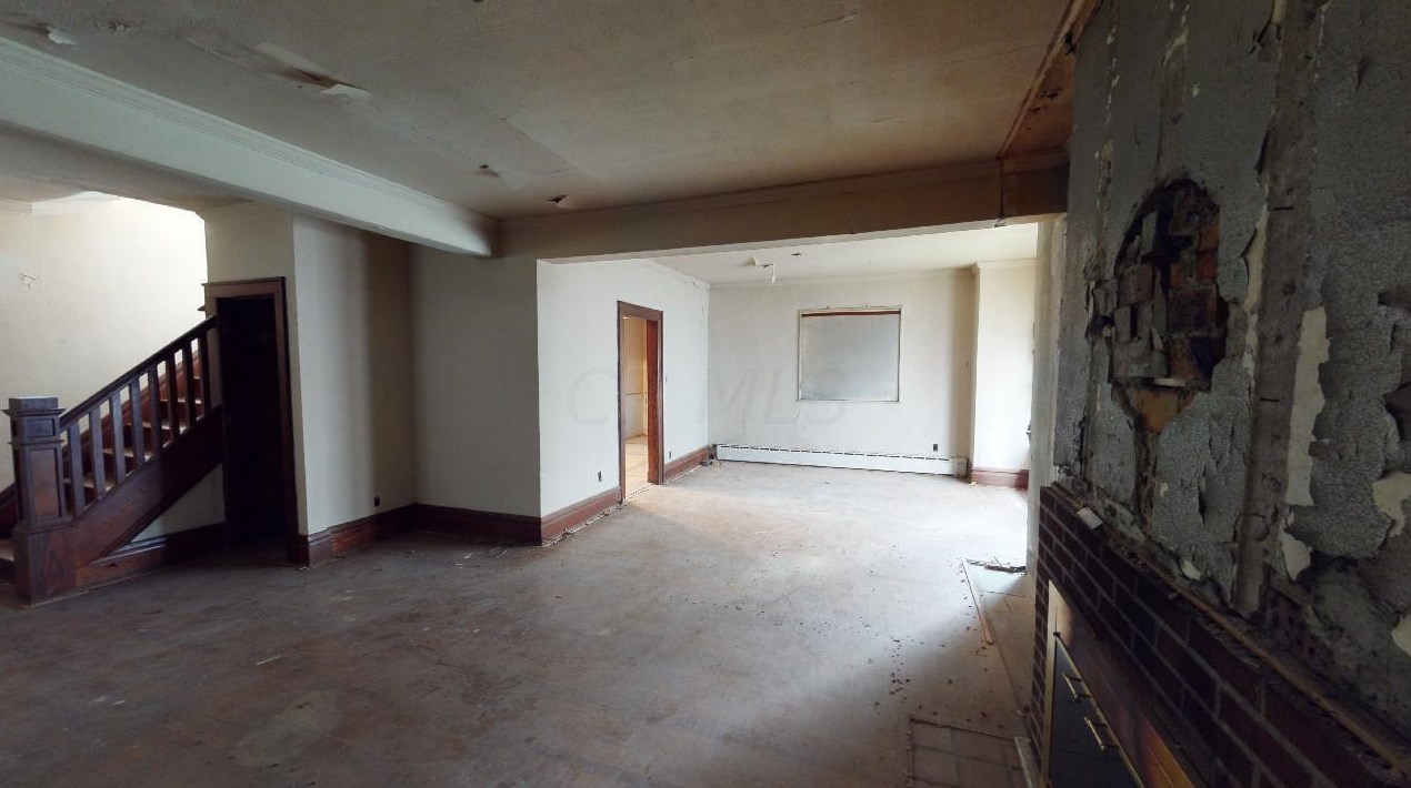 2494 4th St, Columbus OH 43202-2743 exterior