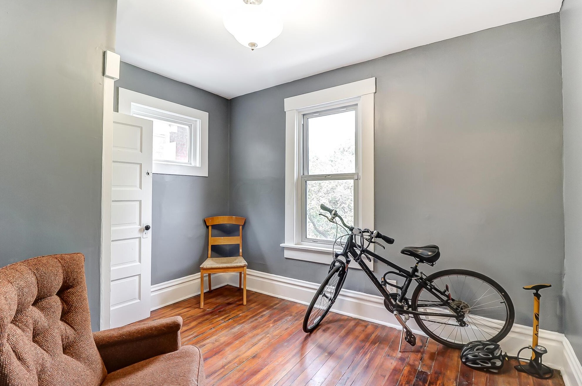 1470 Summit St, Columbus OH  43201-2106 exterior