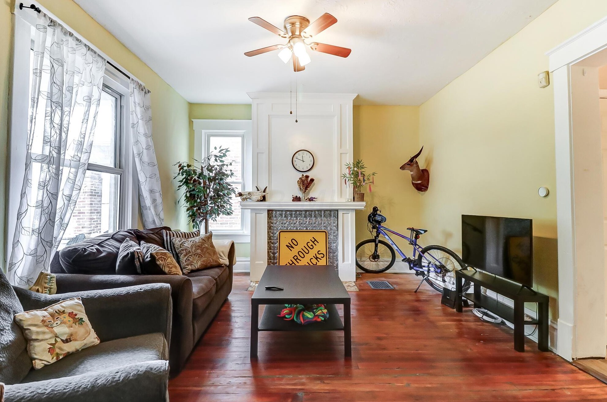 1470 Summit St, Columbus OH  43201-2106 exterior