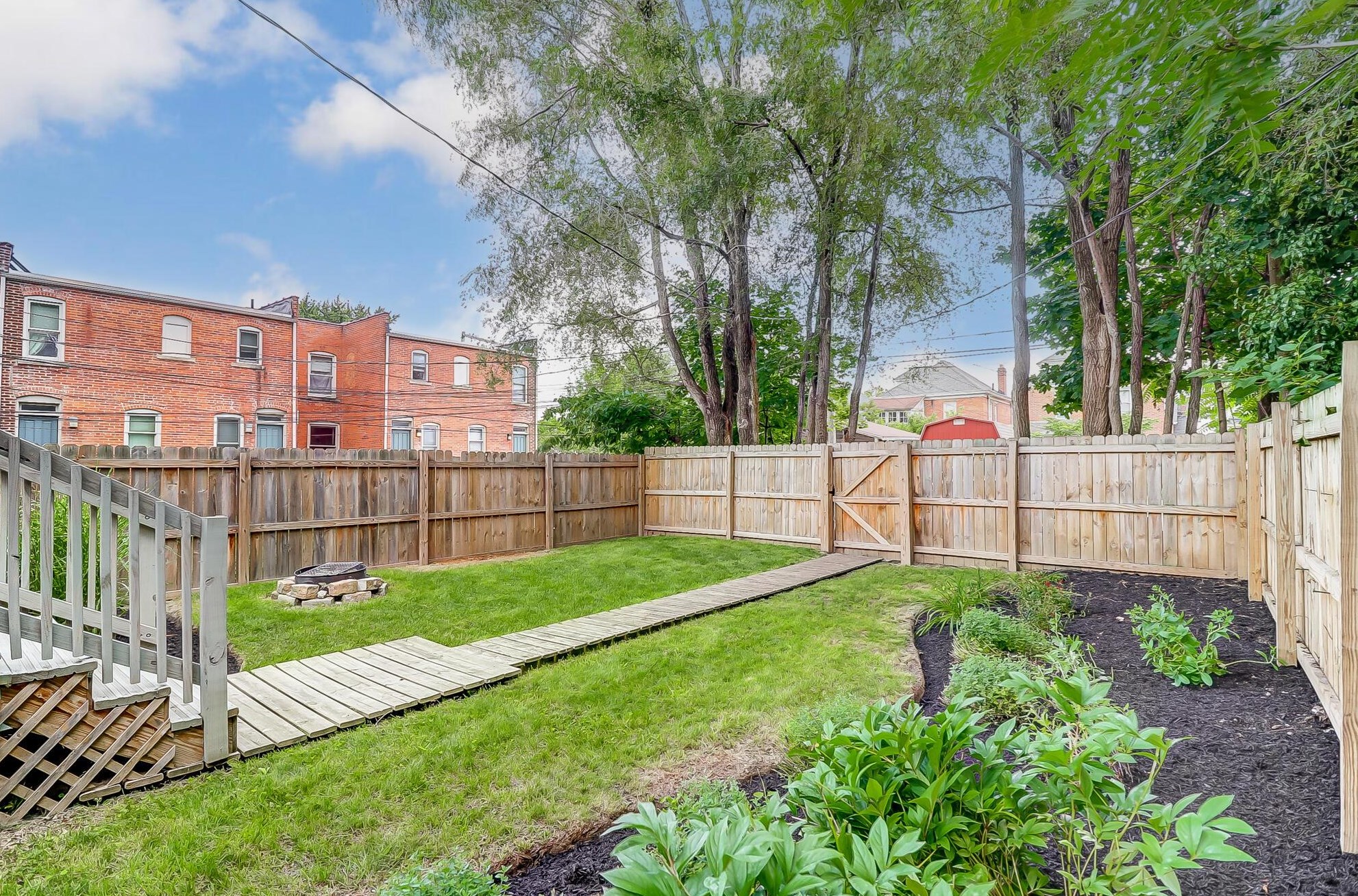 1470 Summit St, Columbus OH  43201-2106 exterior