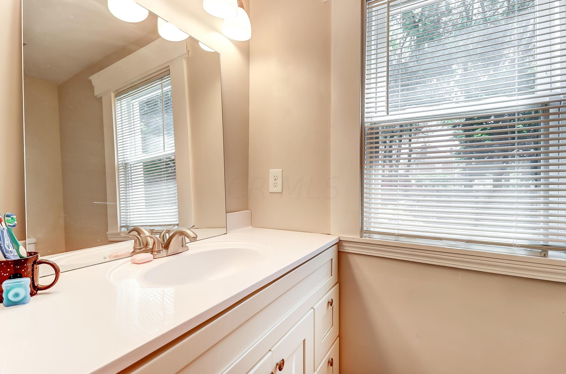 1470 Summit St, Columbus OH  43201-2106 exterior