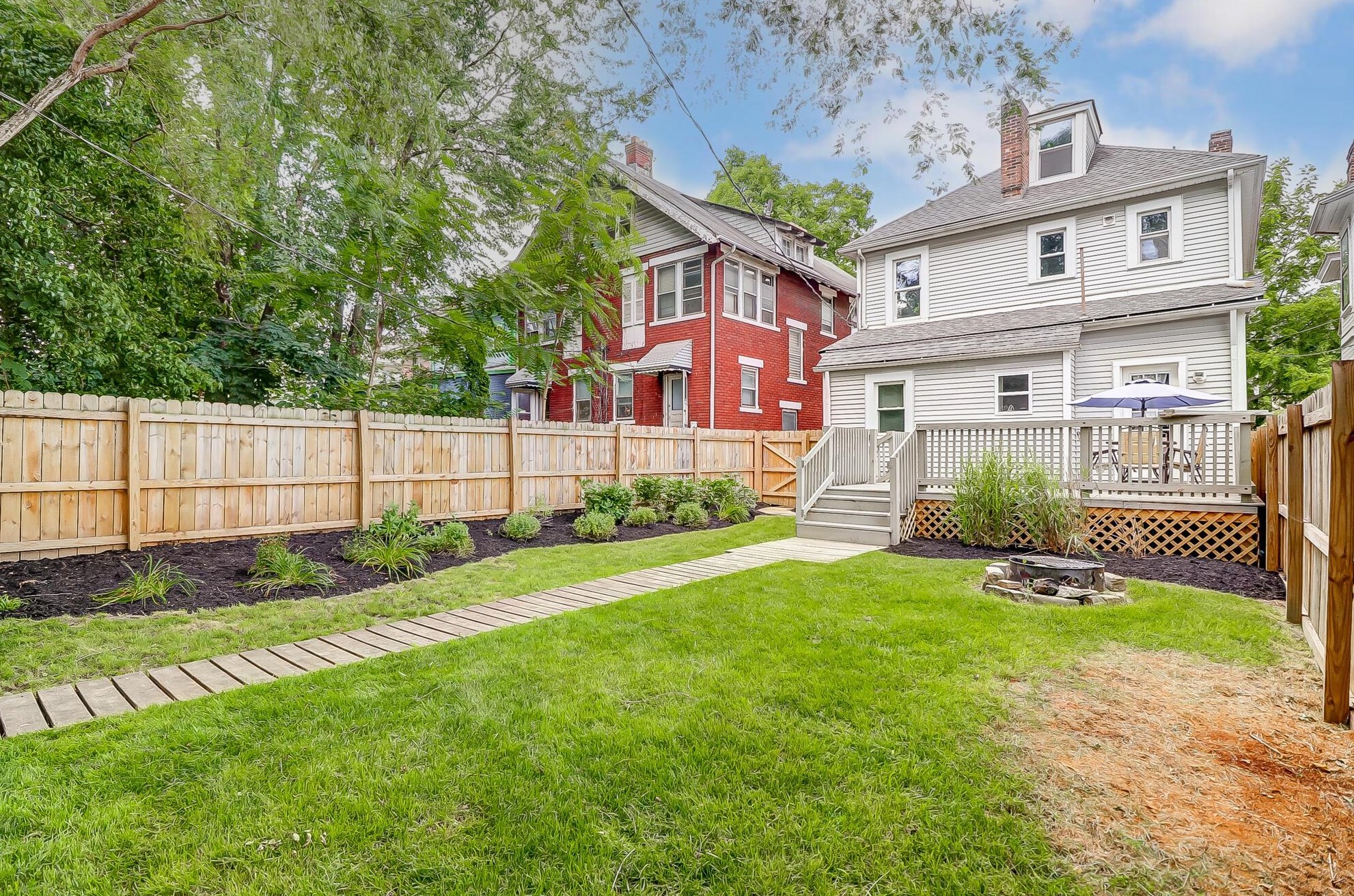 1470 Summit St, Columbus OH  43201-2106 exterior