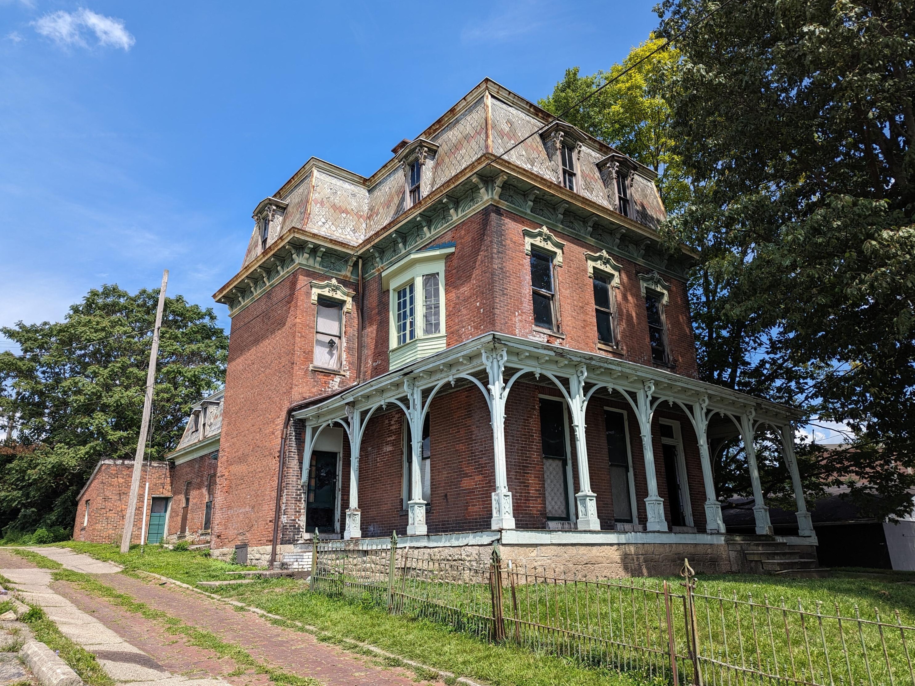 411 S Limestone St, Springfield, OH 45505
