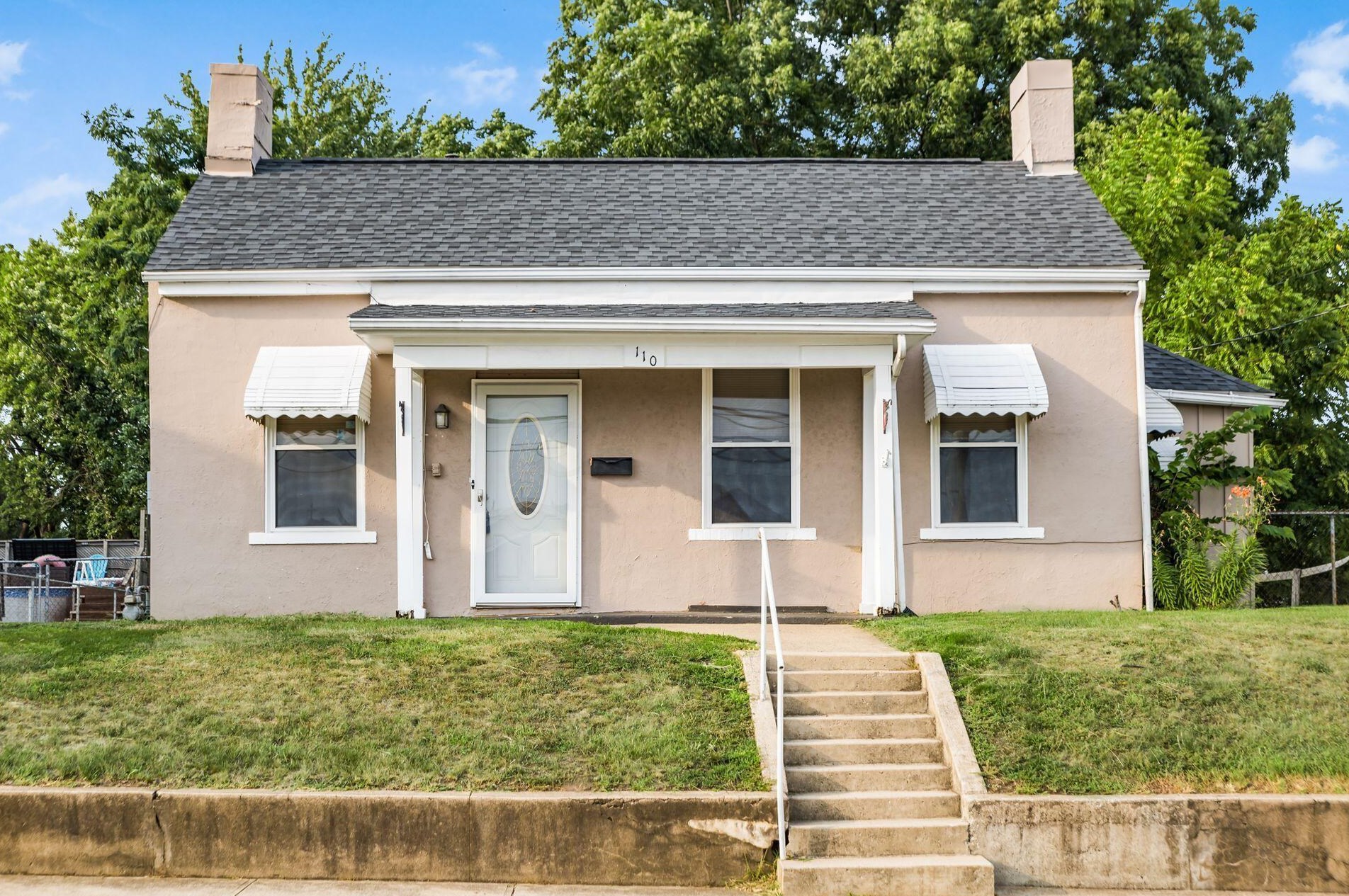 110 Water St, Circleville, OH 43113-1745