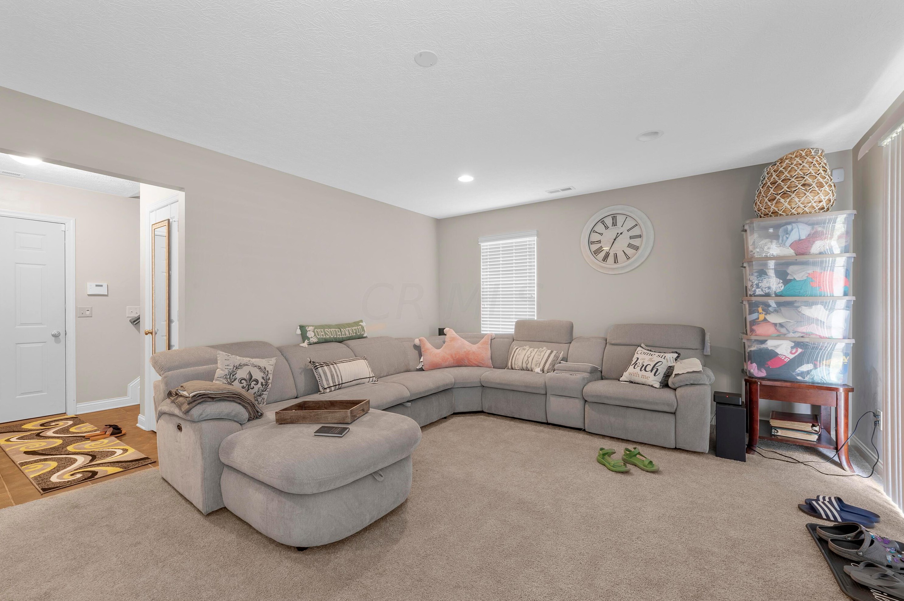 2844 Acarie Dr, Columbus OH  43219-6197 exterior