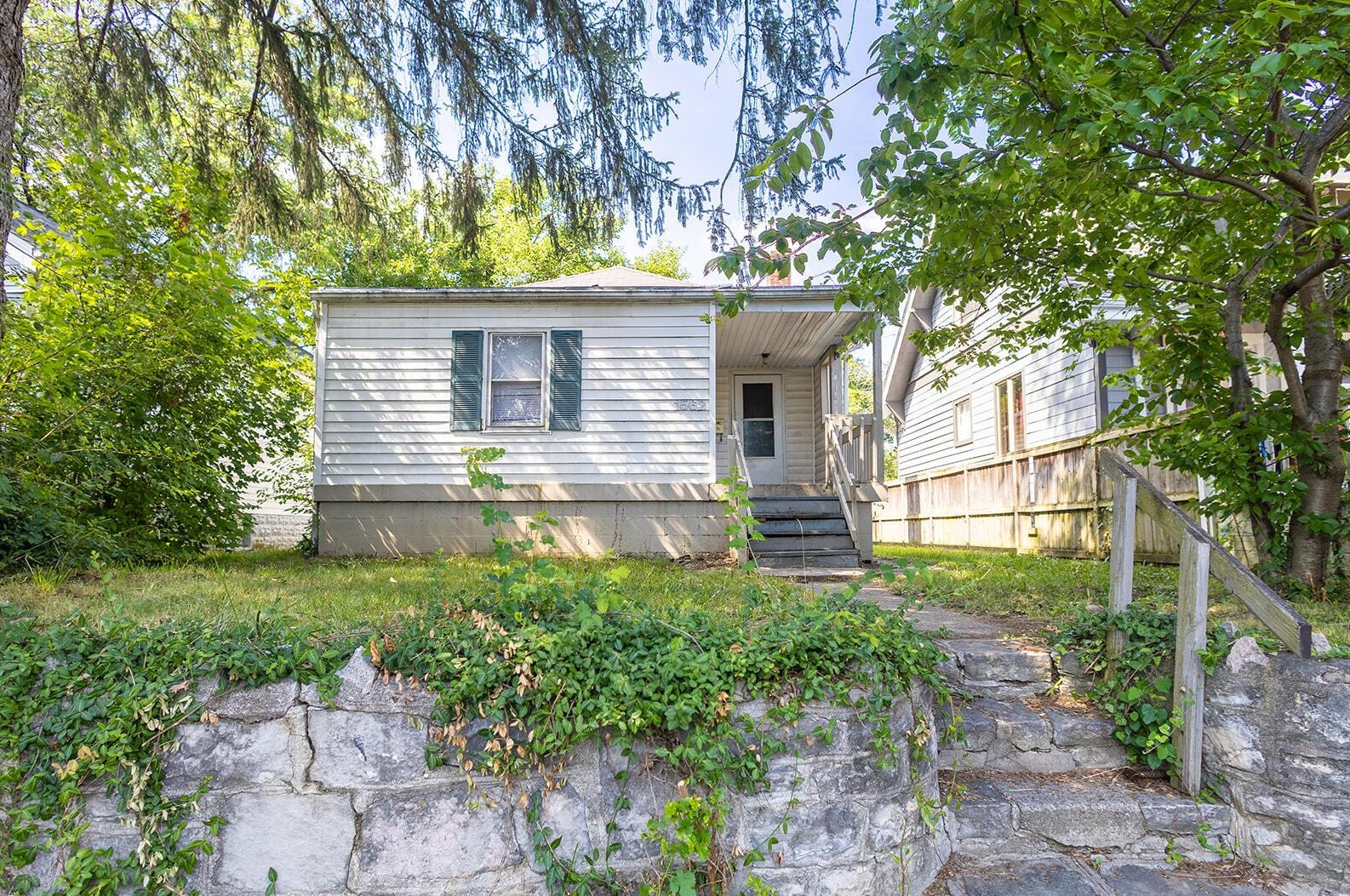 1562 Cordell Ave, Columbus, OH 43211-1618