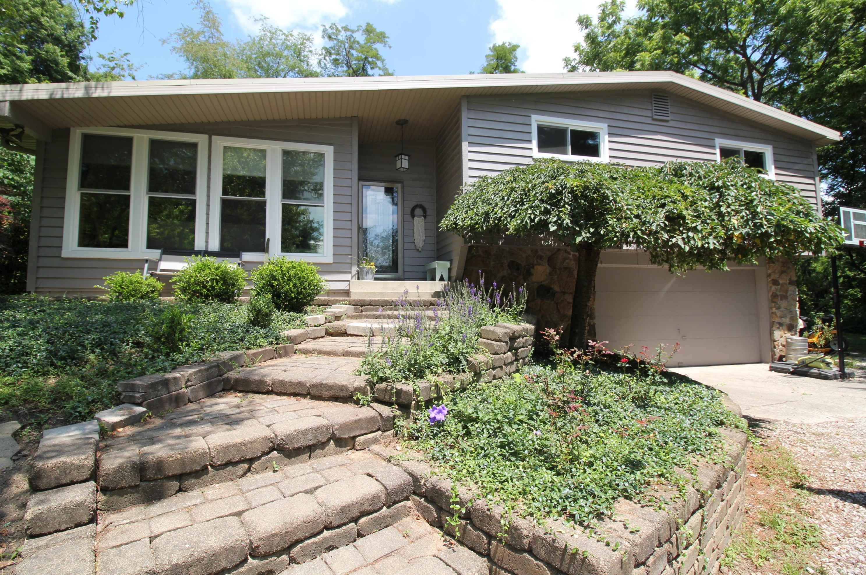 19 Dorrence Rd, Granville, OH 43023-9565