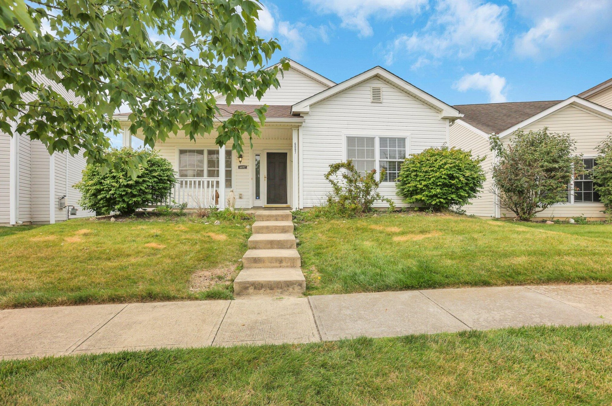 6097 Bristol Ridge Dr, Cnl Wnchstr, OH 43110-7942