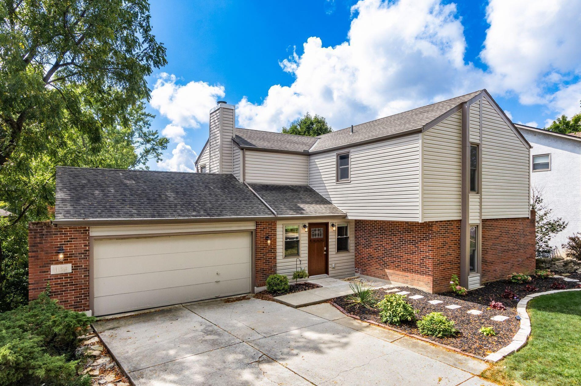 1135 Middleport Dr, Columbus, OH 43235-4060