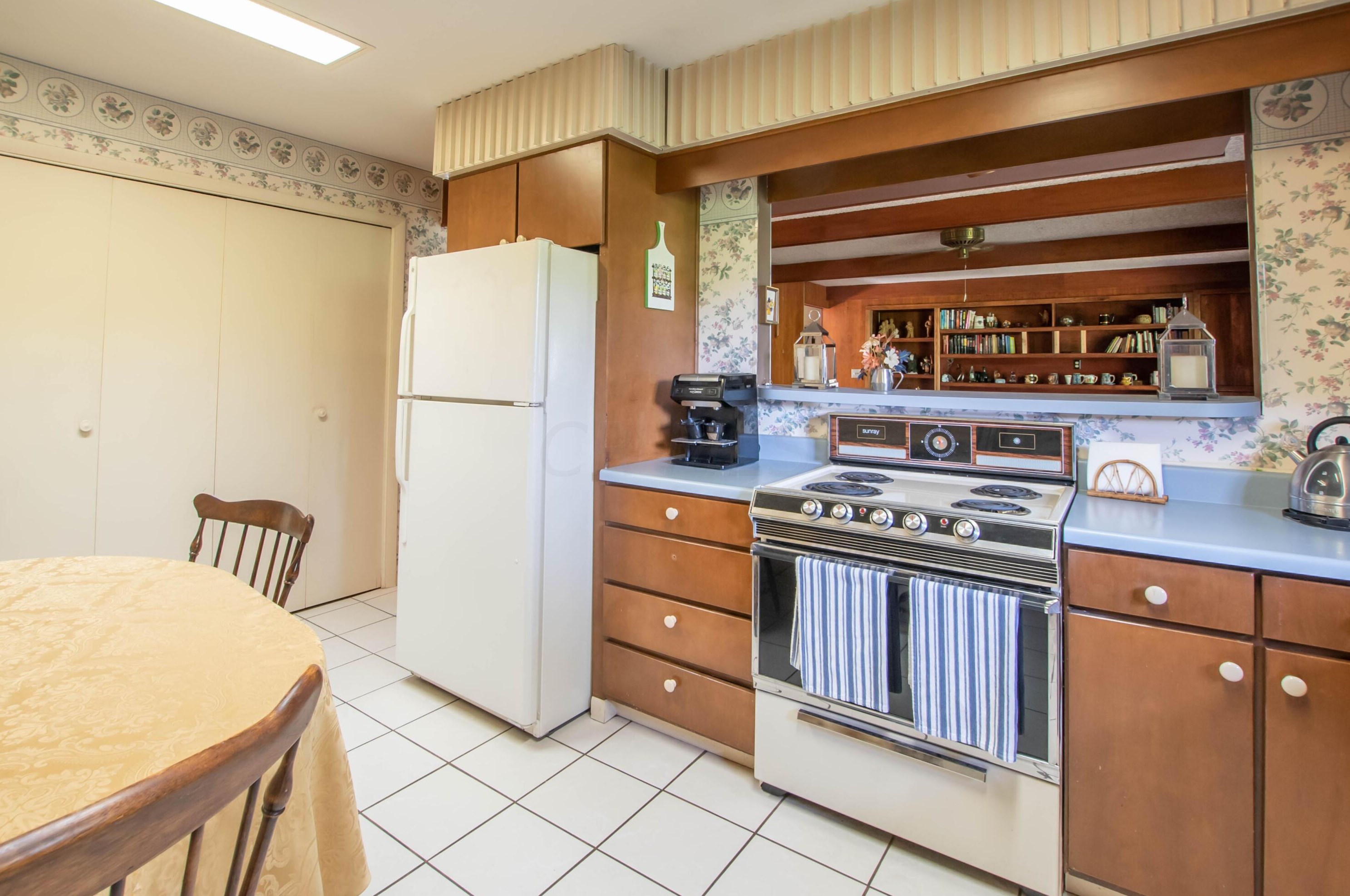 4376 Dublin Rd, Columbus OH 43221-5001 exterior