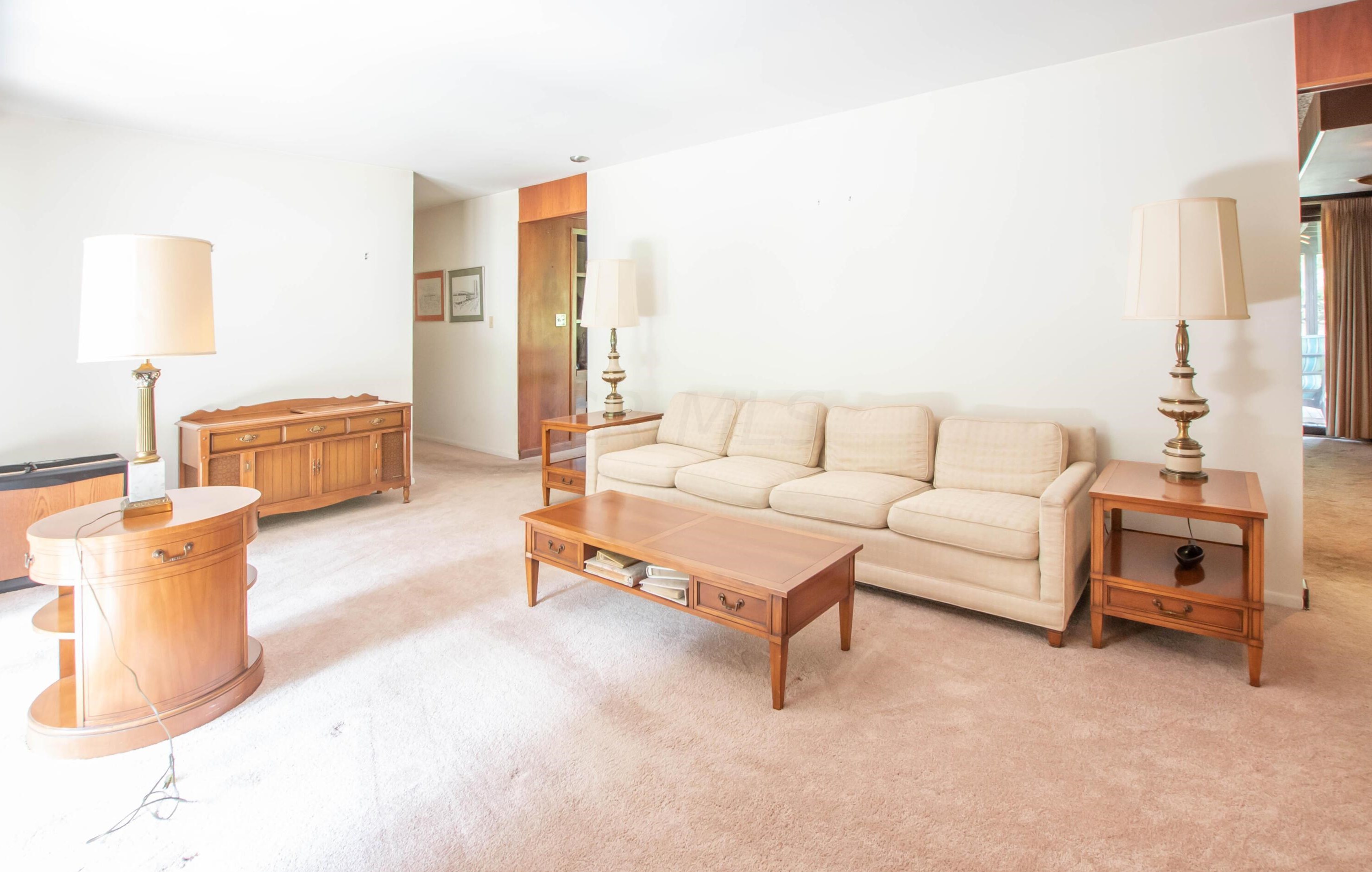 4376 Dublin Rd, Columbus OH 43221-5001 exterior