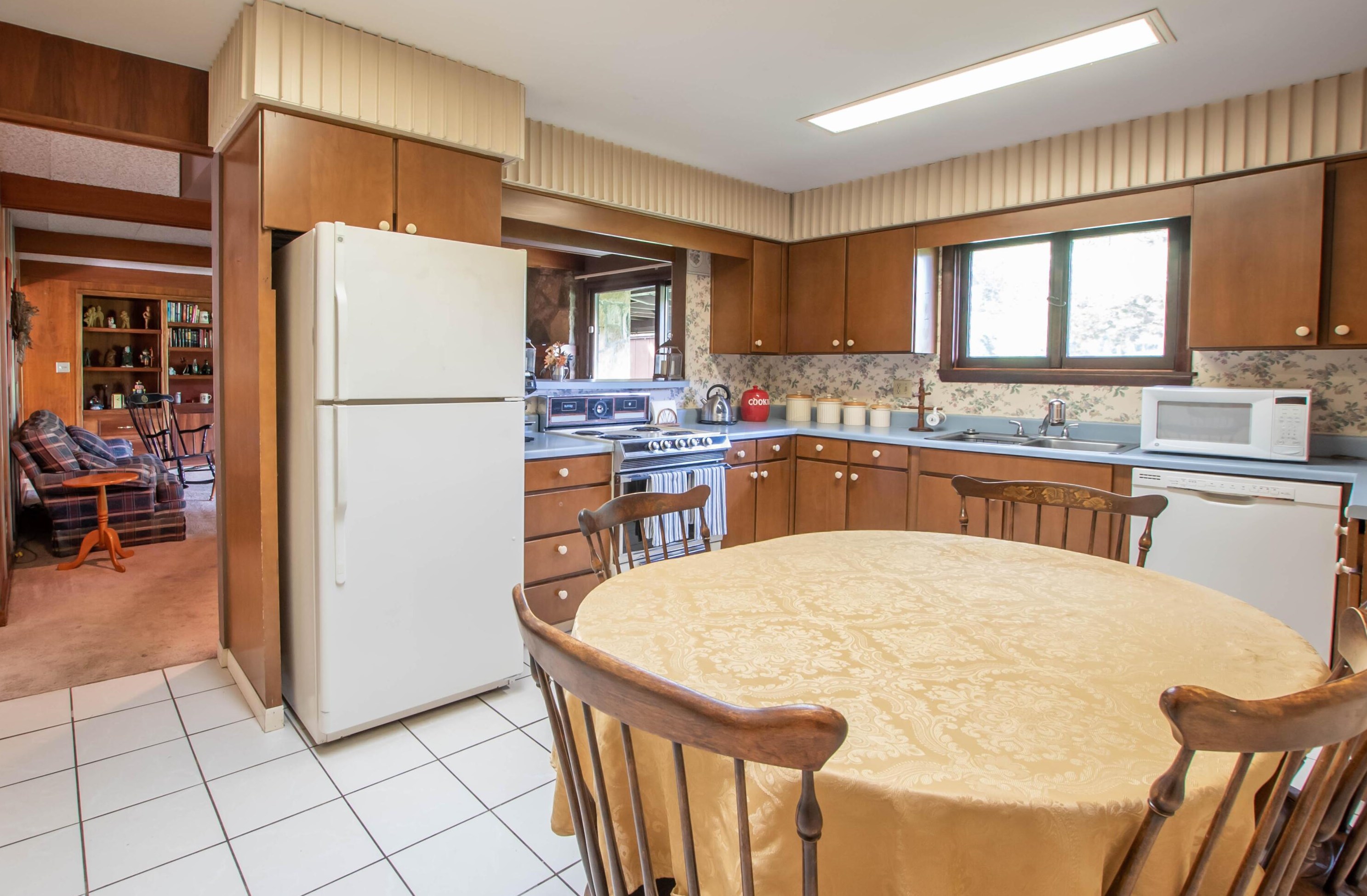 4376 Dublin Rd, Columbus OH 43221-5001 exterior