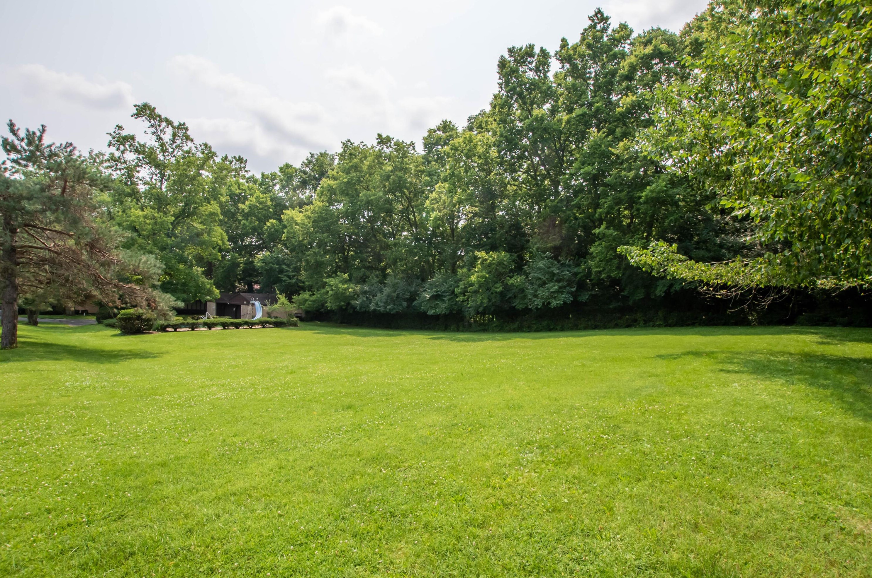 4376 Dublin Rd, Columbus OH 43221-5001 exterior