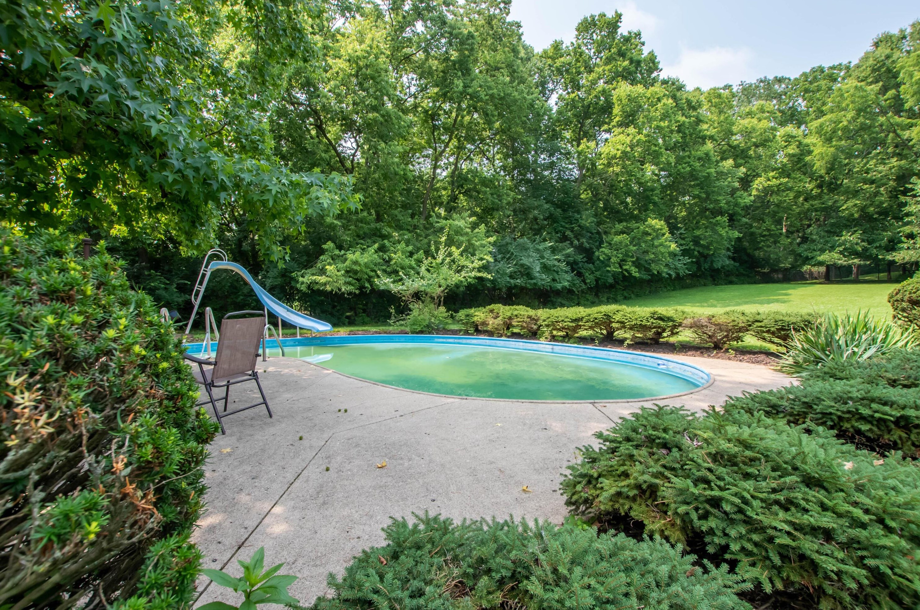 4376 Dublin Rd, Columbus OH 43221-5001 exterior