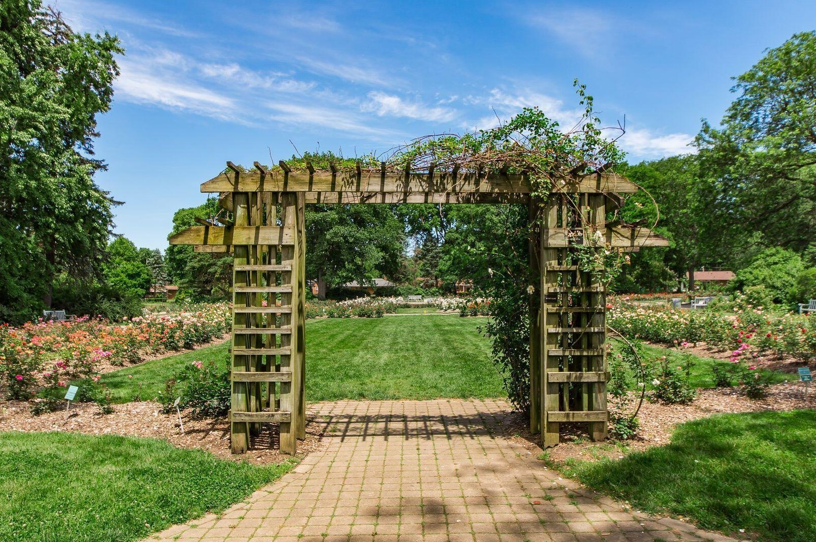 543 Richards Rd, Columbus OH 43214-3749 exterior