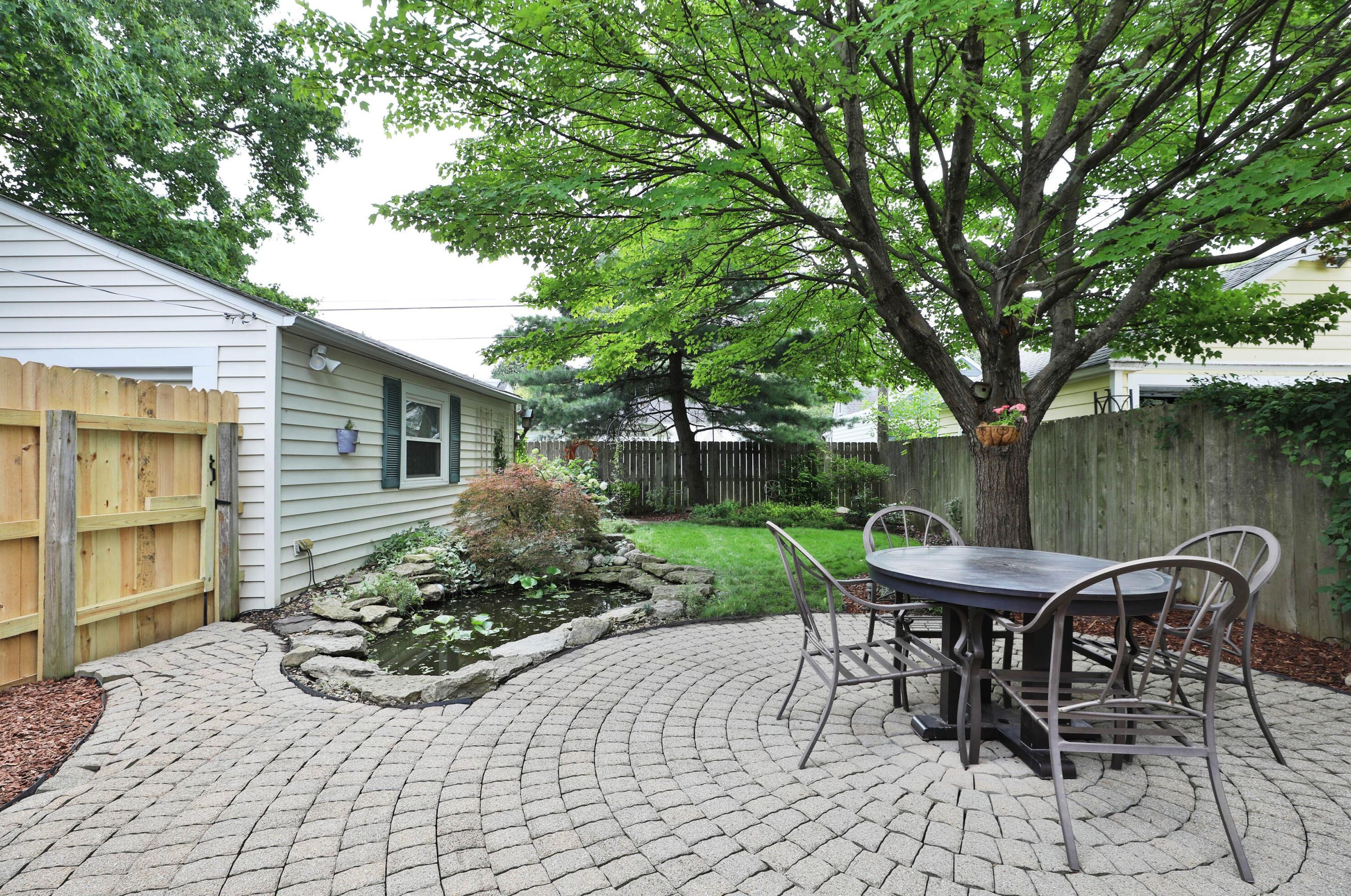 543 Richards Rd, Columbus OH 43214-3749 exterior