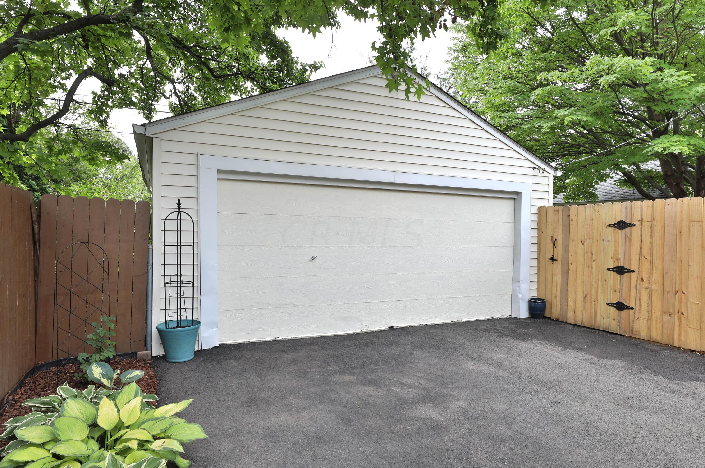 543 Richards Rd, Columbus OH 43214-3749 exterior