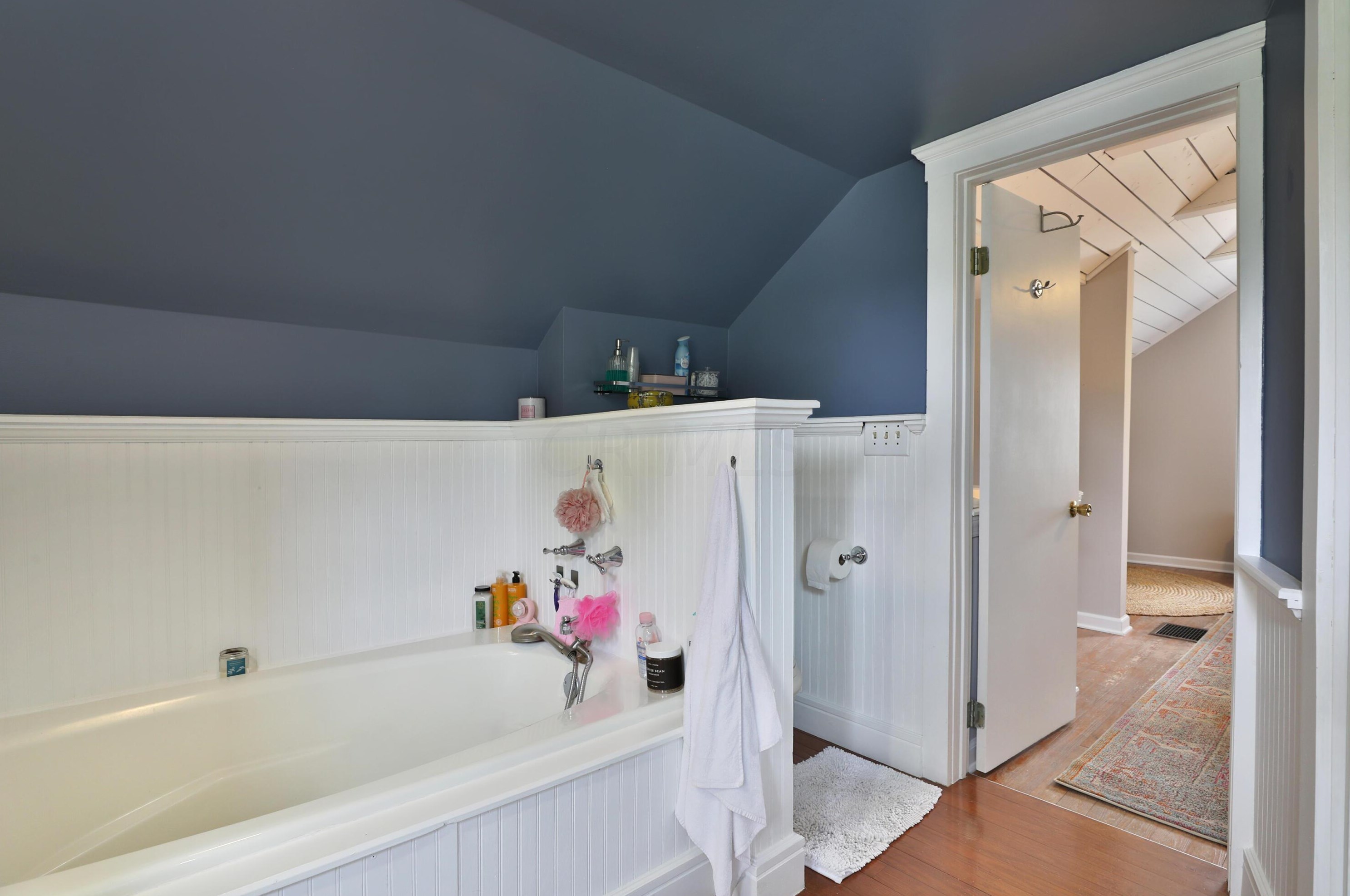 543 Richards Rd, Columbus OH 43214-3749 exterior