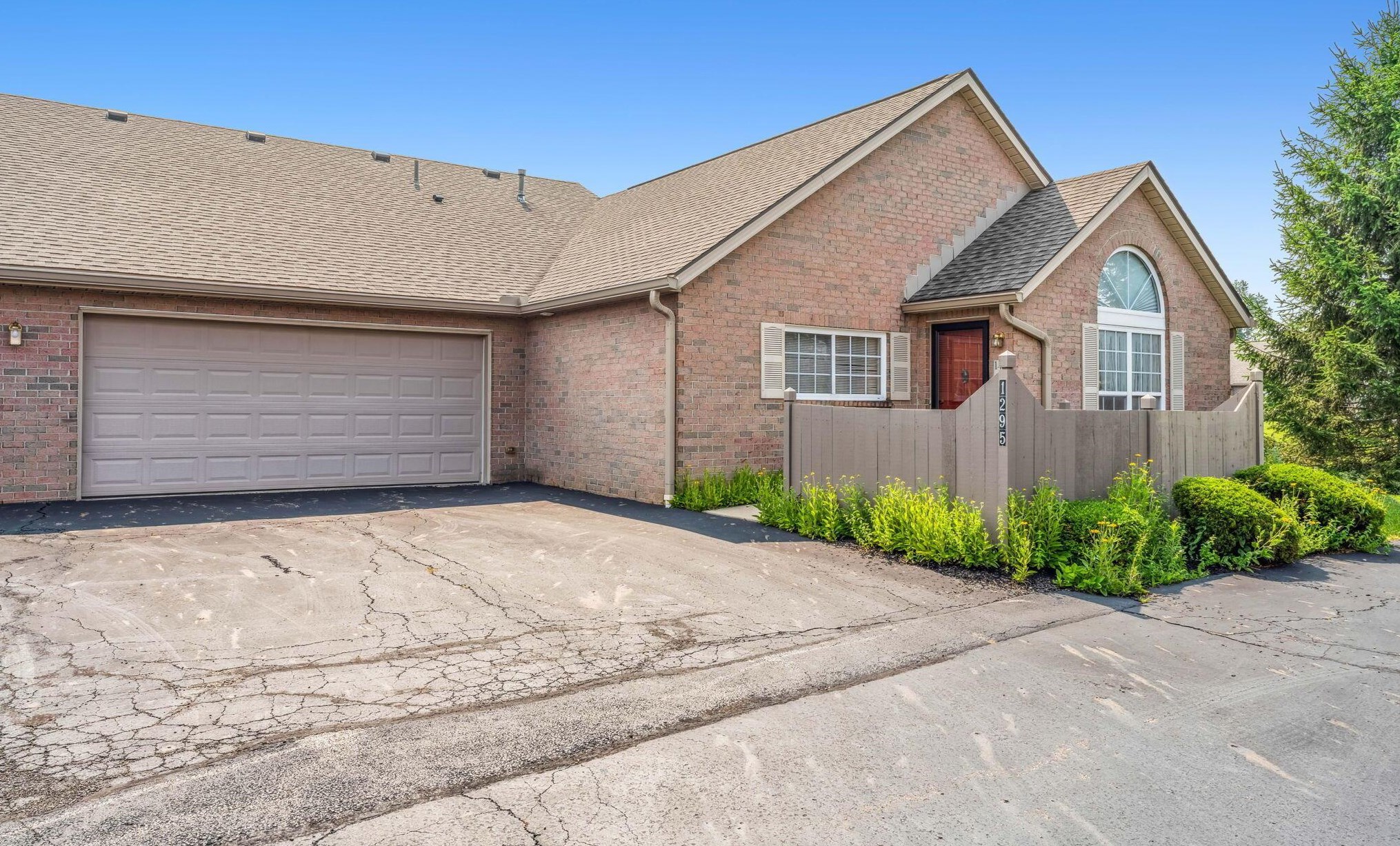 1295 Amberlea Dr, Columbus, OH 43230-6856