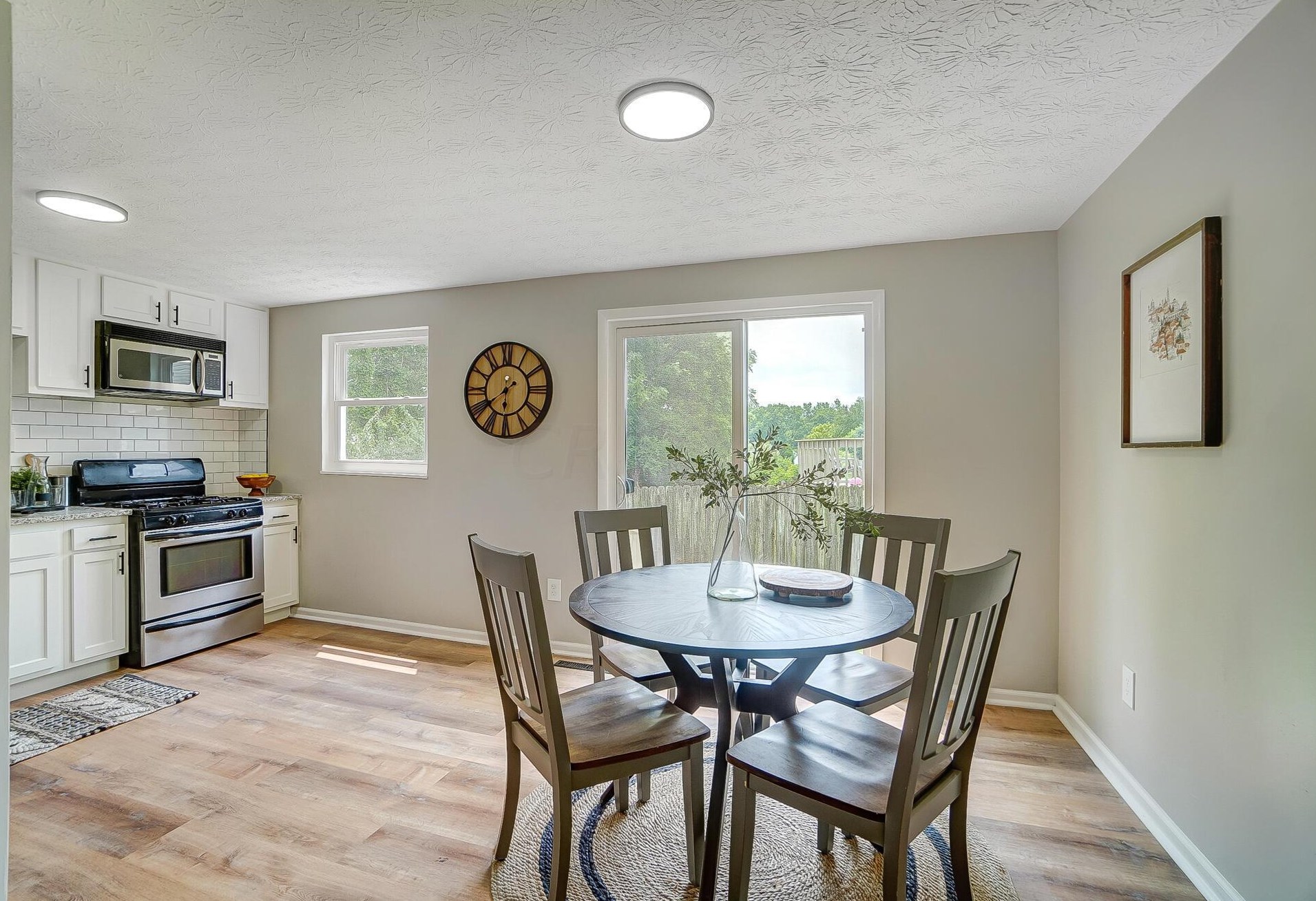 3137 Sandridge Ave, Columbus OH 43224-1847 exterior