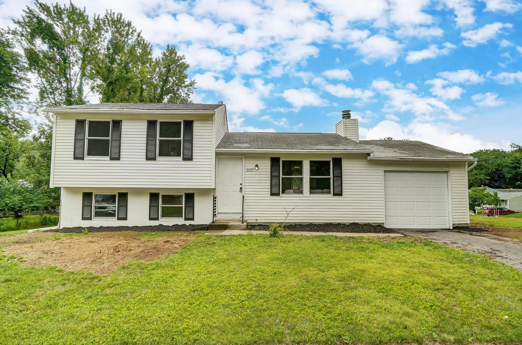 3137 Sandridge Ave, Columbus, OH 43224-1847