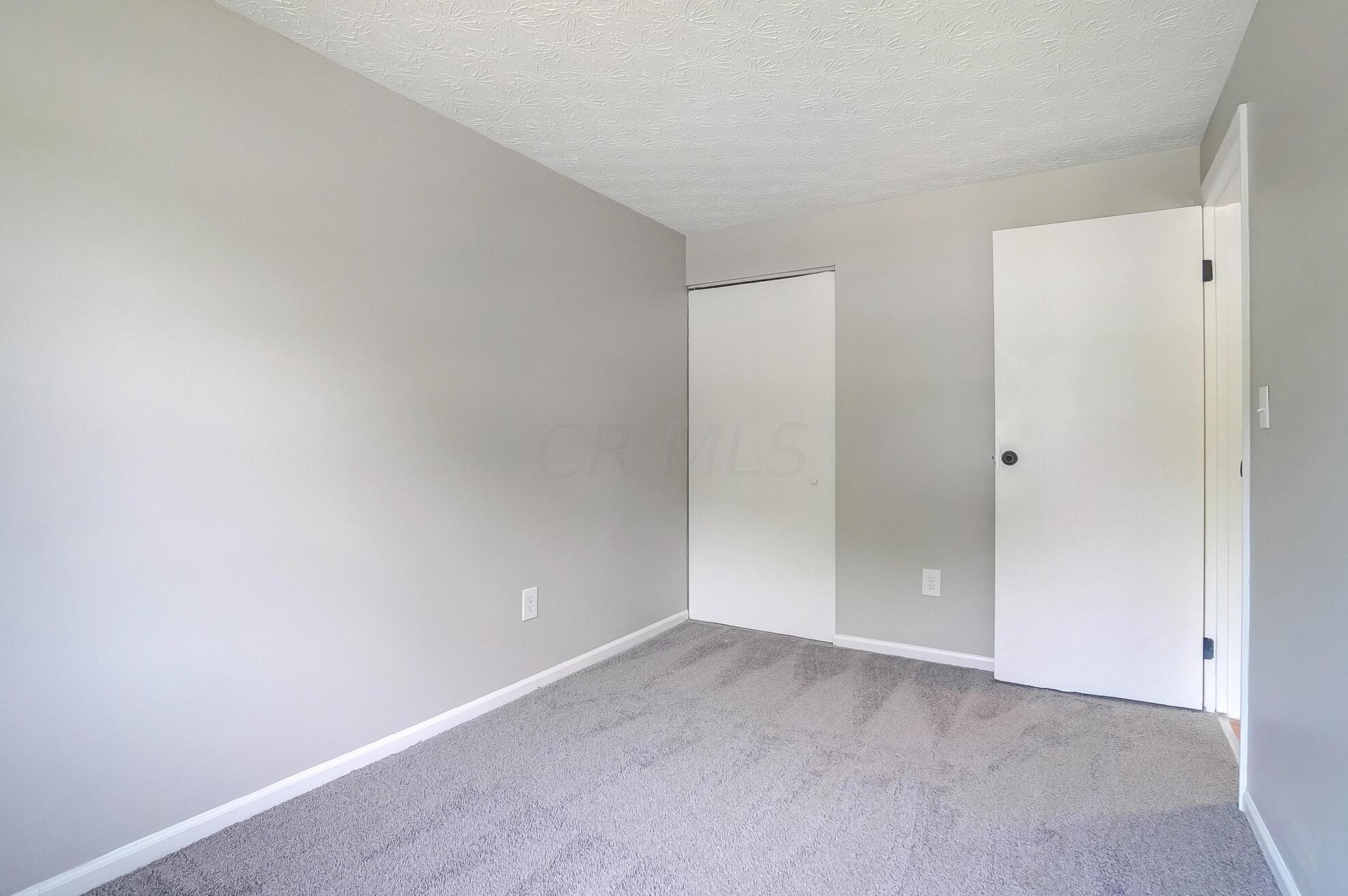 3137 Sandridge Ave, Columbus OH 43224-1847 exterior