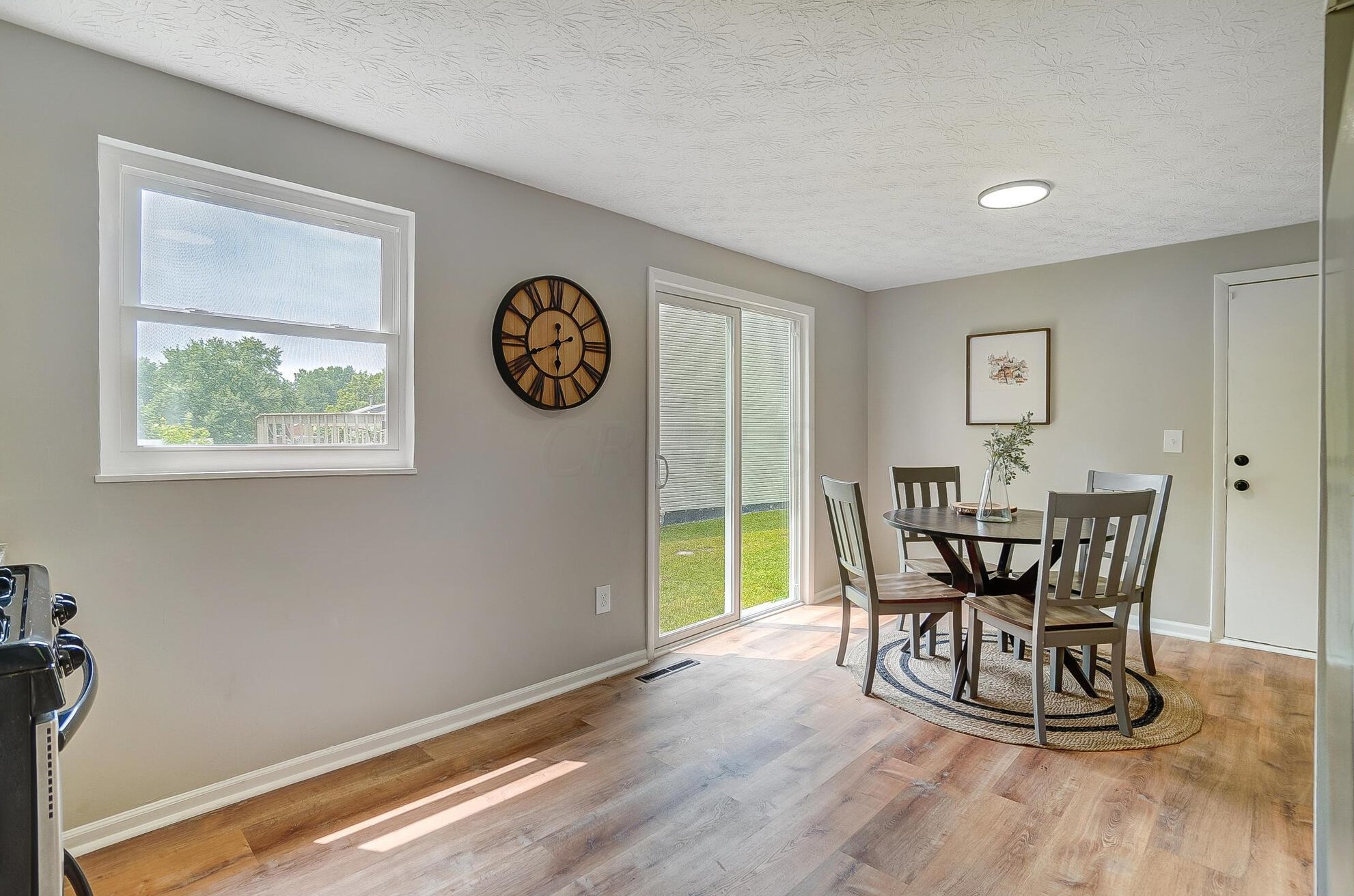 3137 Sandridge Ave, Columbus OH 43224-1847 exterior