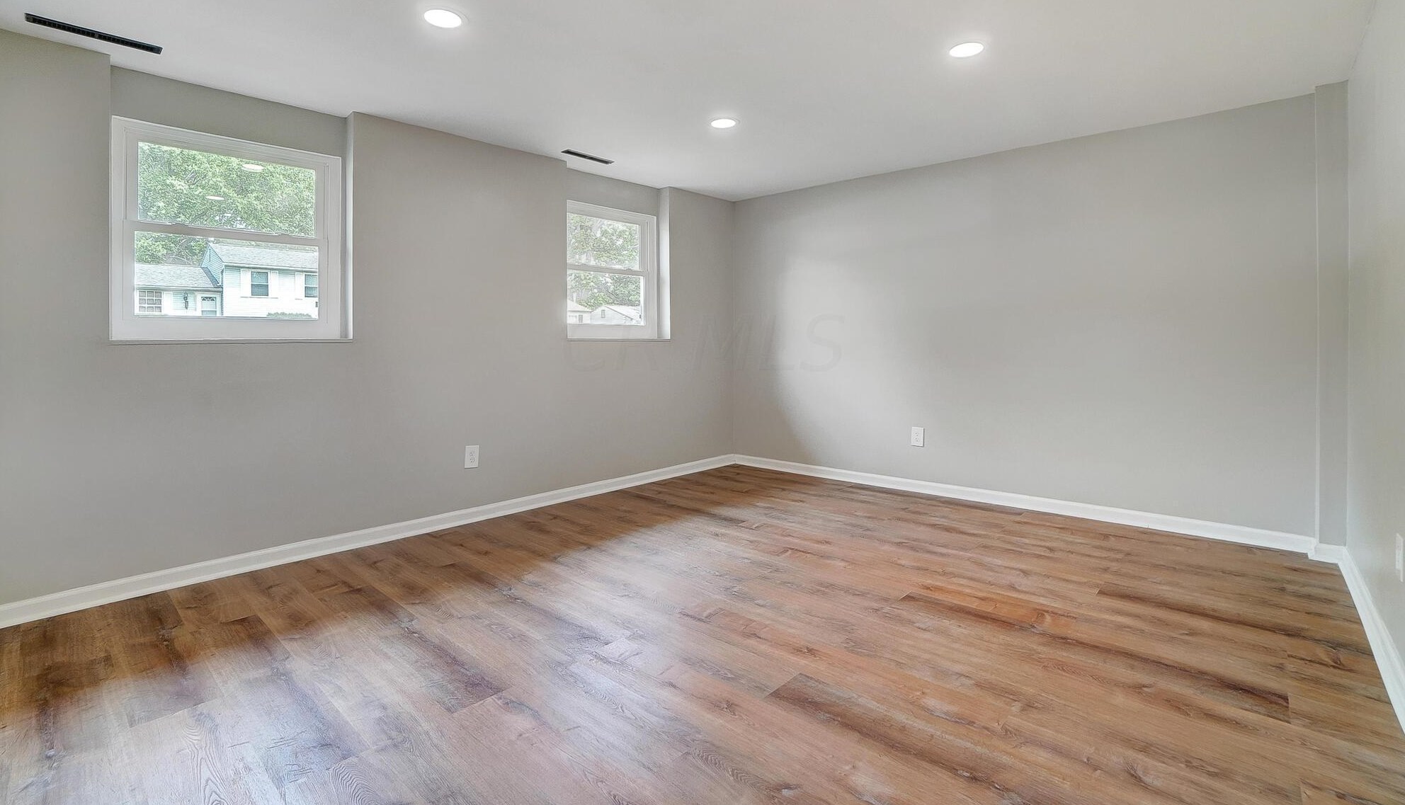 3137 Sandridge Ave, Columbus OH 43224-1847 exterior