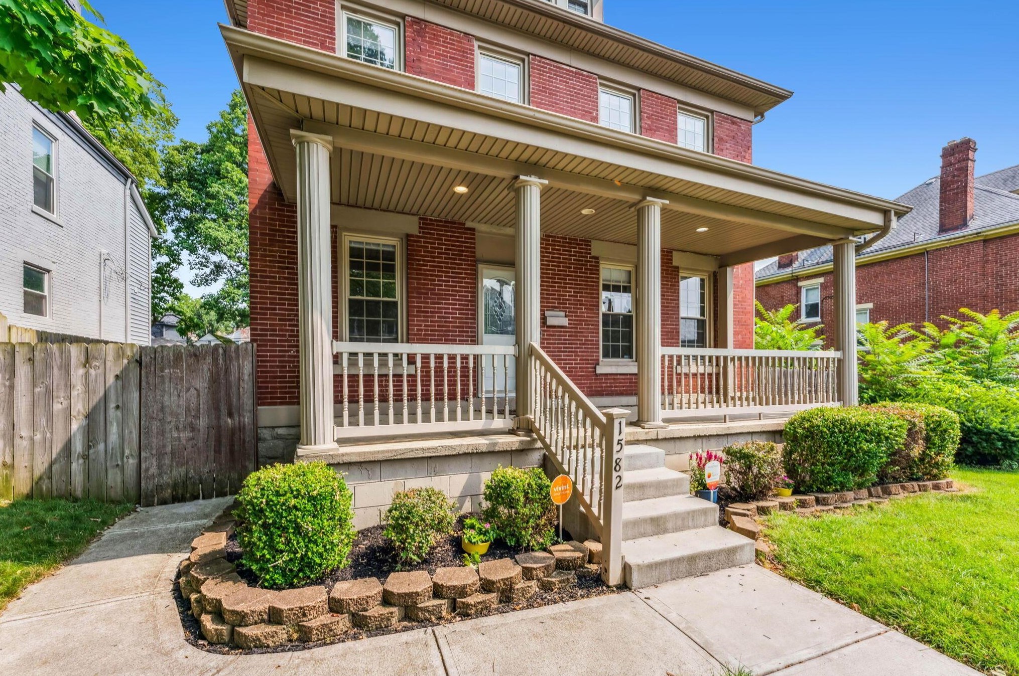 1582 Richmond Ave, Columbus, OH 43203-1726