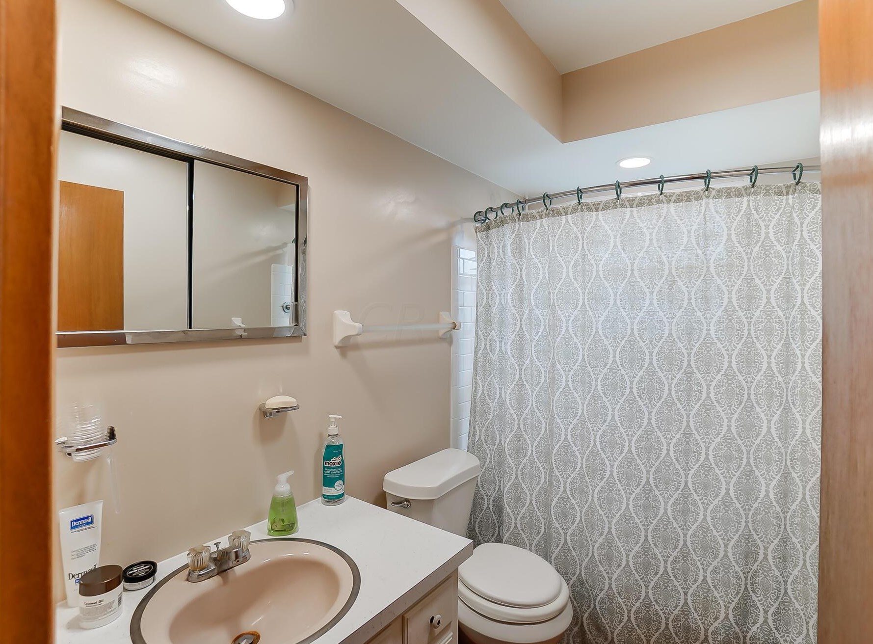 1752 Ivyhill Loop, Columbus OH 43229-5224 exterior