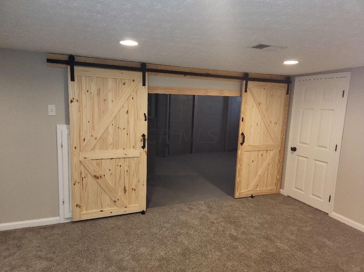 260 Helmbright Dr, Columbus OH  43230-3236 exterior