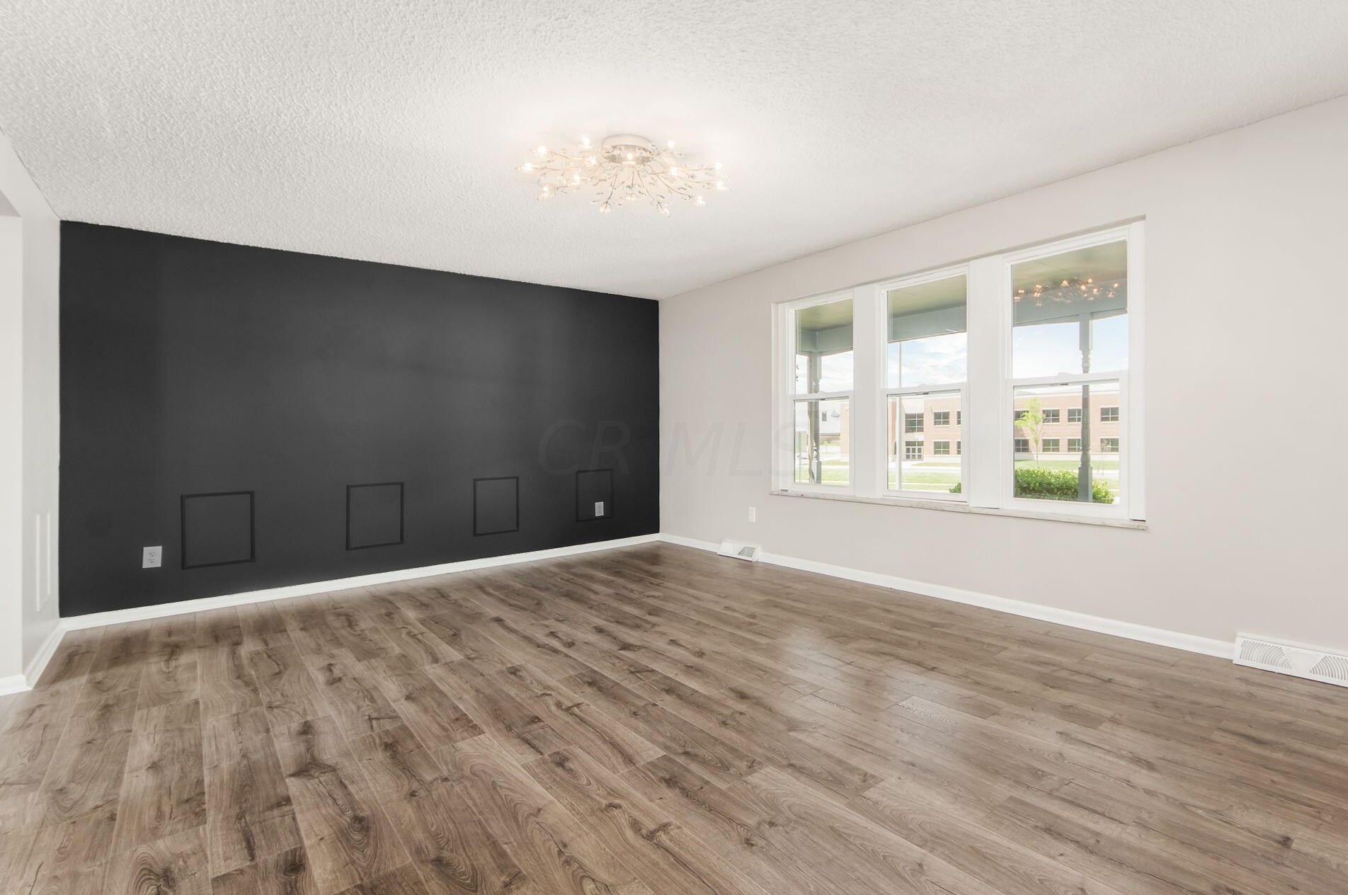 260 Helmbright Dr, Columbus OH  43230-3236 exterior