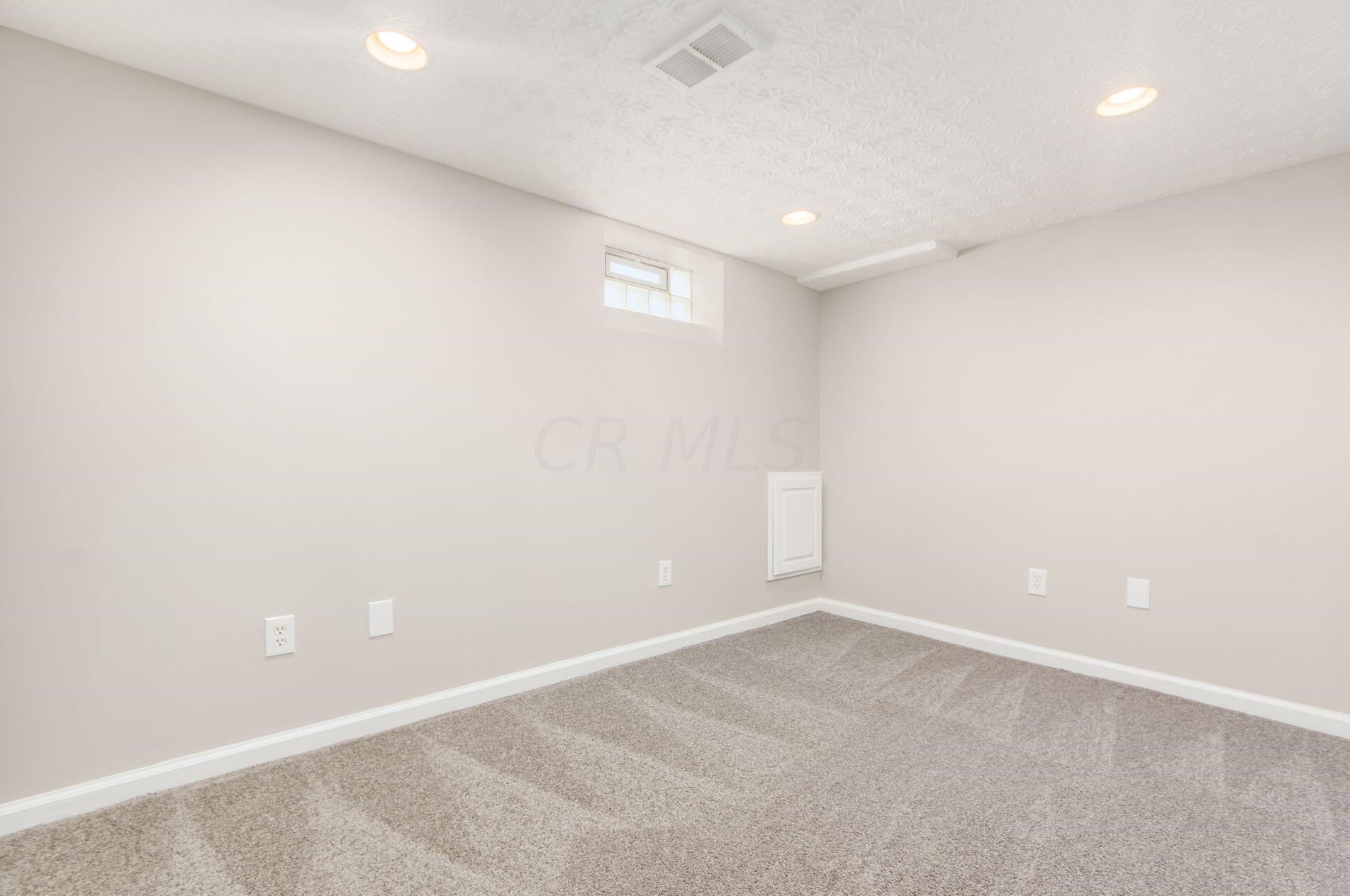 260 Helmbright Dr, Columbus OH  43230-3236 exterior