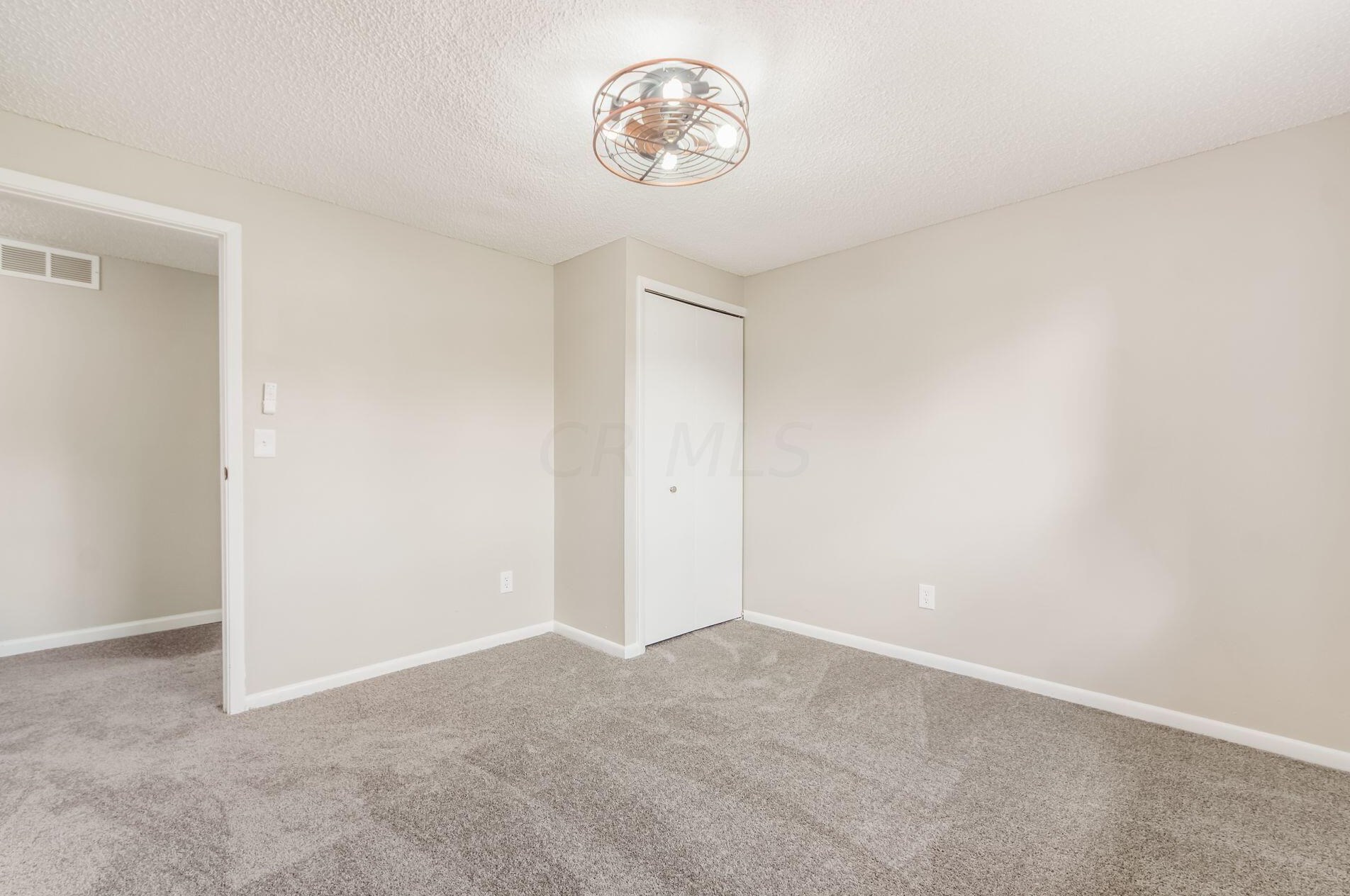 260 Helmbright Dr, Columbus OH  43230-3236 exterior