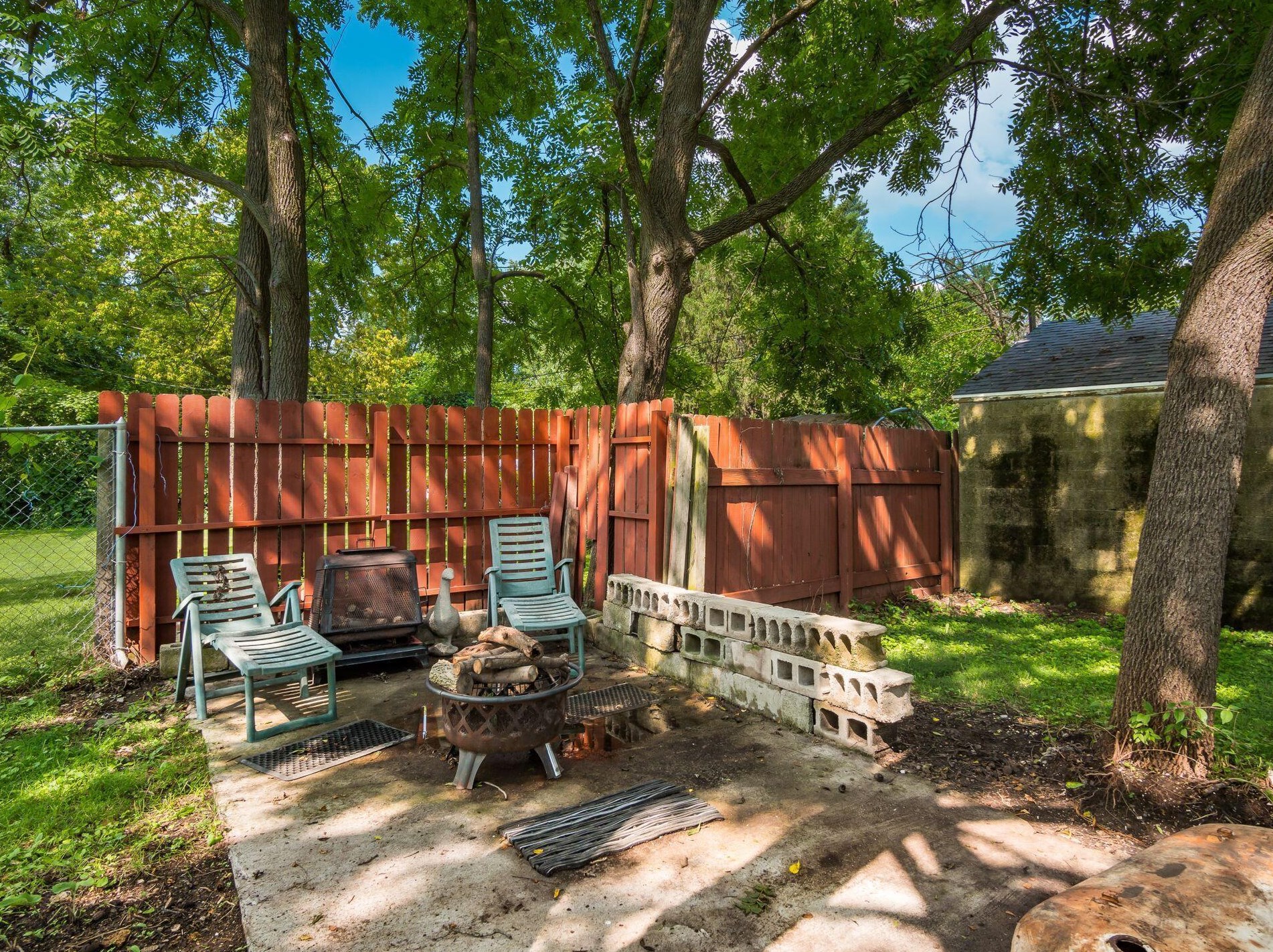 100 Colton Rd, Columbus OH 43207-3840 exterior