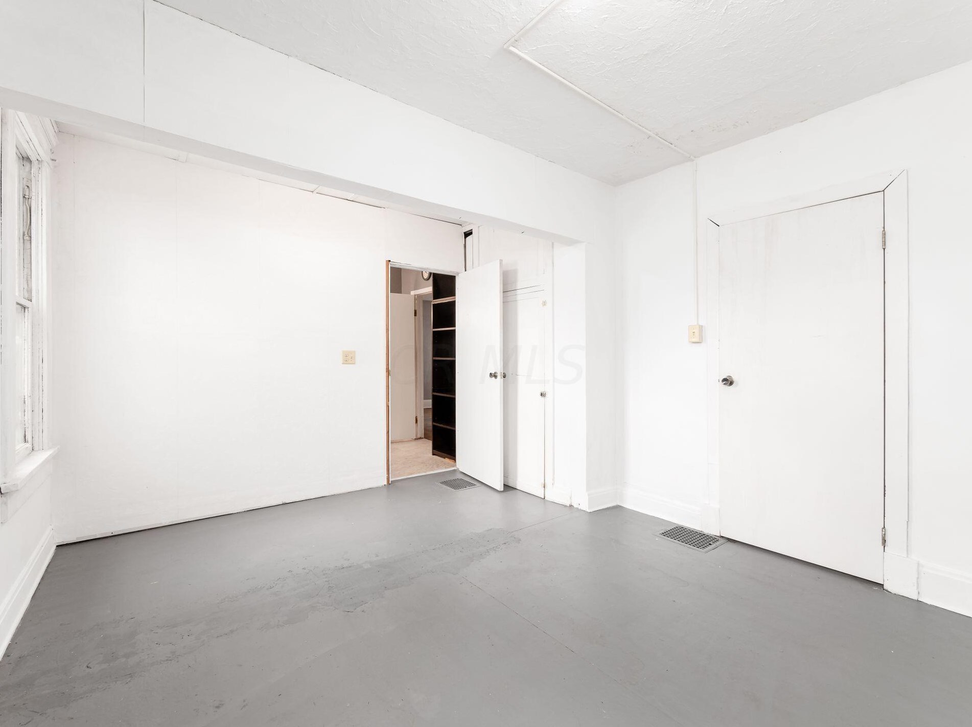 100 Colton Rd, Columbus OH 43207-3840 exterior