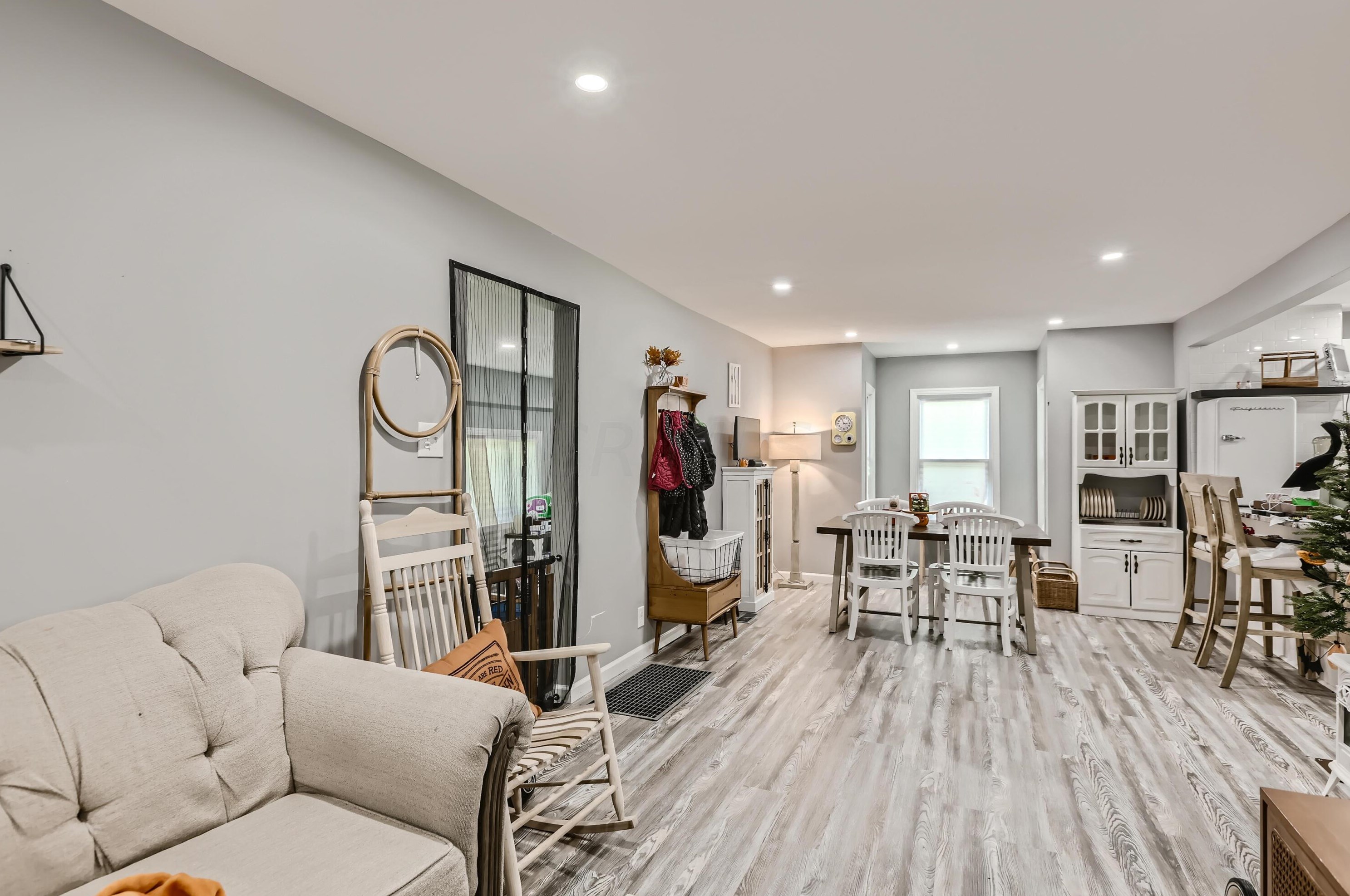 1628 Harrisburg Pike, Columbus OH  43223-3614 exterior