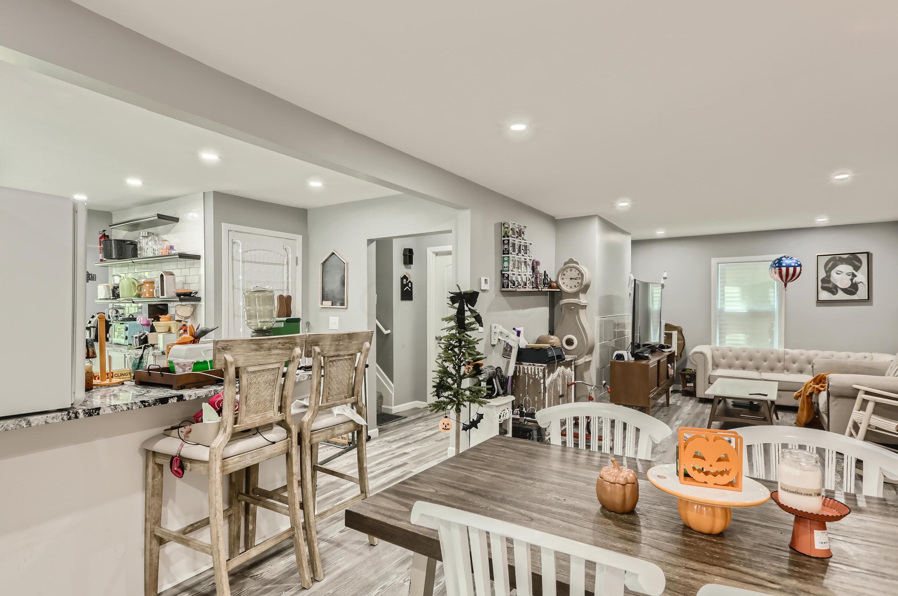 1628 Harrisburg Pike, Columbus OH  43223-3614 exterior