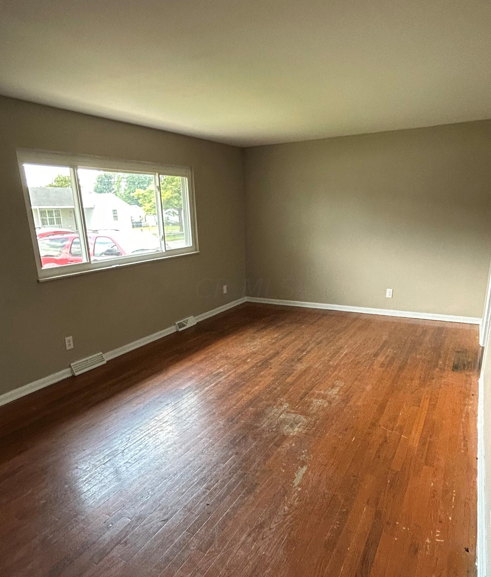 3590 Deshler Ave, Columbus, OH 43227-3540