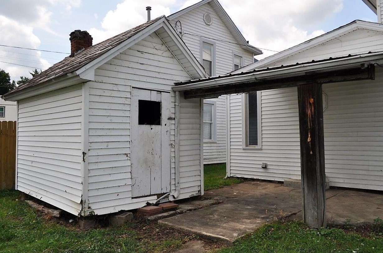 900 Broad St, Lancaster OH  43130-4624 exterior