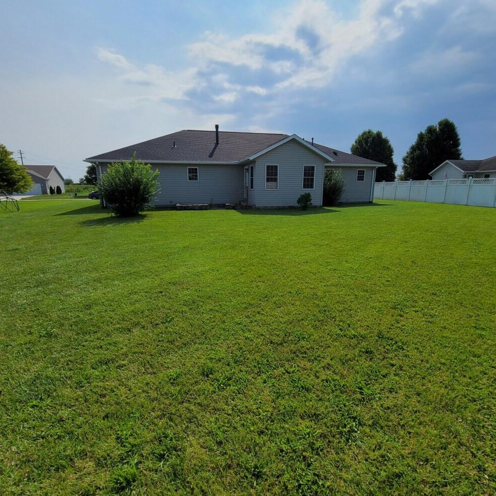 1305 Lotz Dr, Washington CH, OH 43160