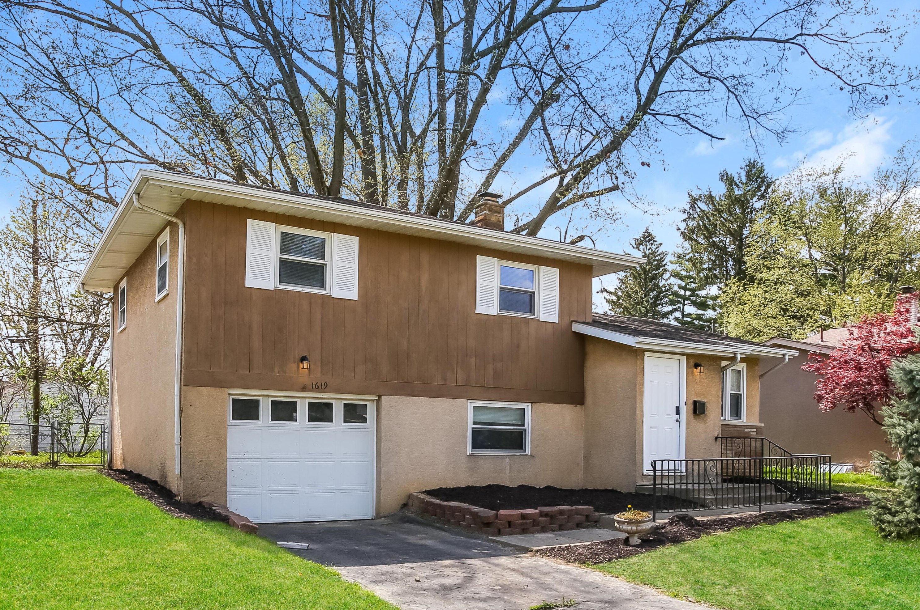 1619 Bostwick Rd, Columbus, OH 43227