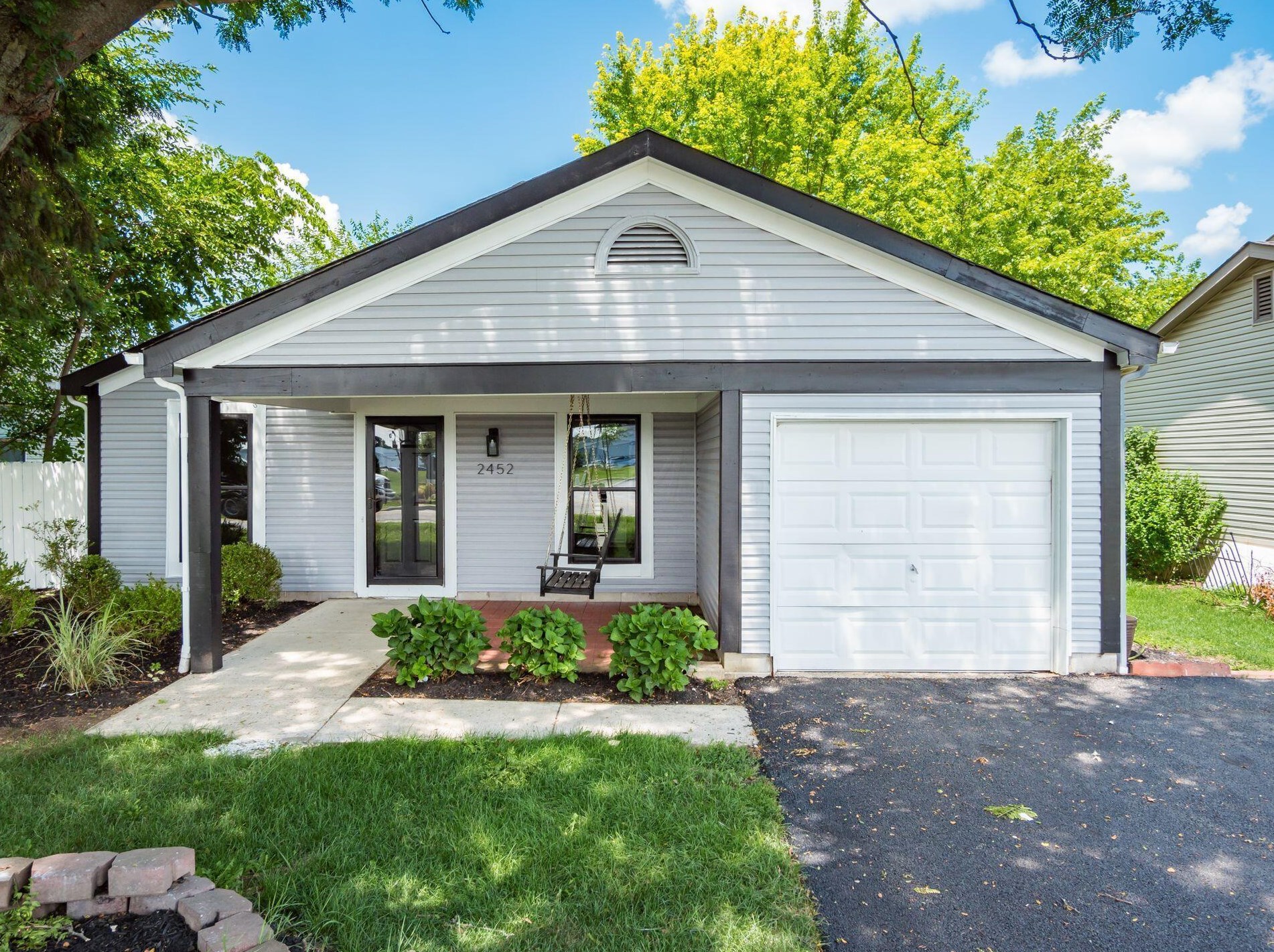 2452 Billingsley Rd, Columbus, OH 43235-1922