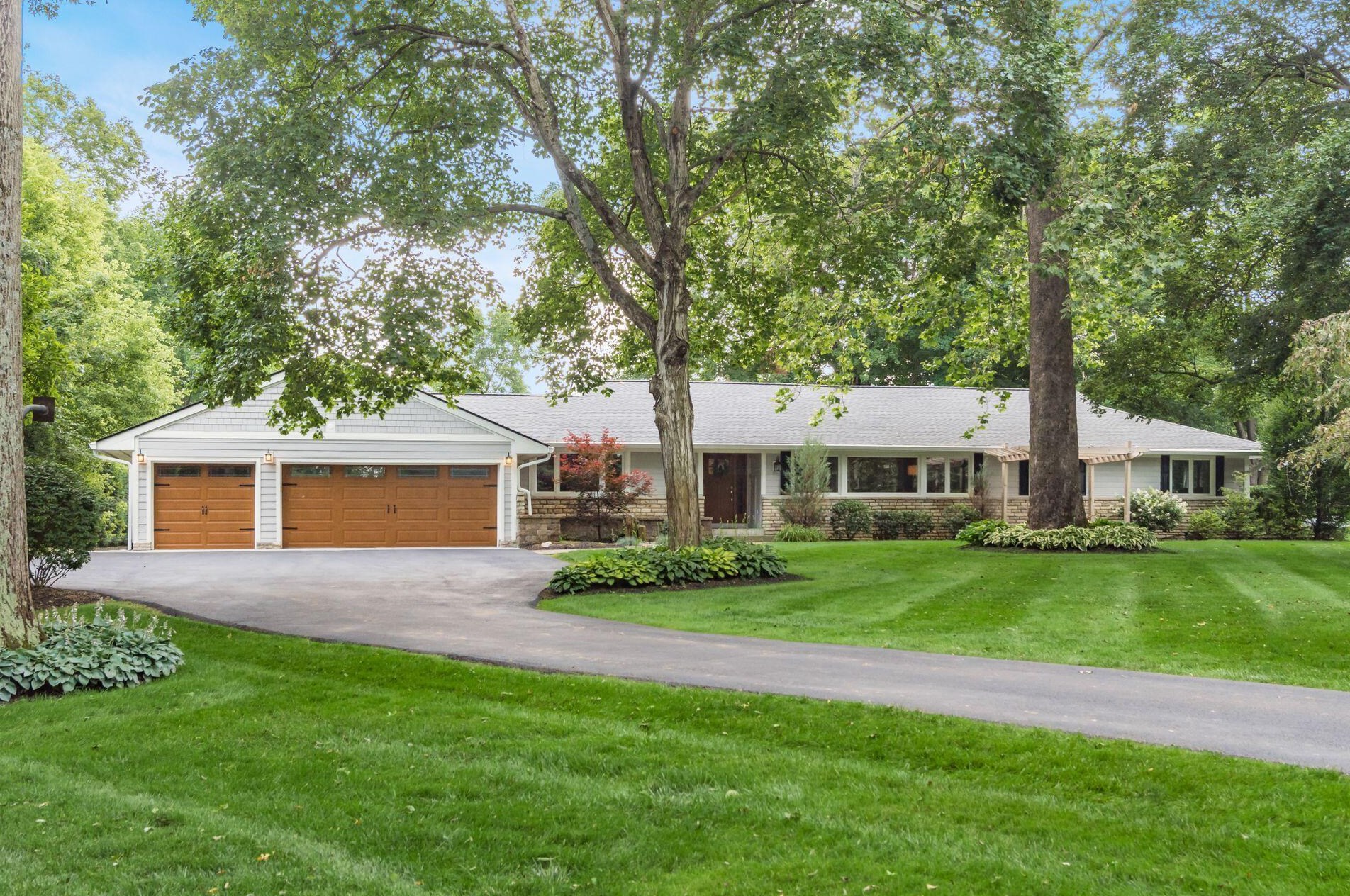 3855 Riverview Dr, Columbus, OH 43221-4911